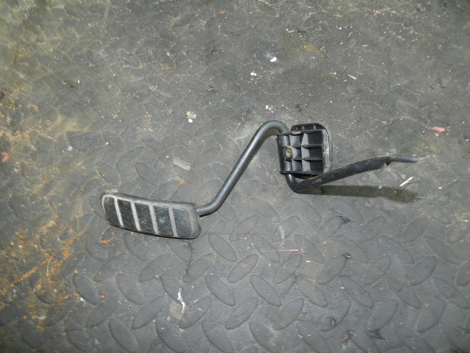 181. RENAULT 5 R5 NOT RS TURBO. ACCELERATOR THROTTLE PEDAL