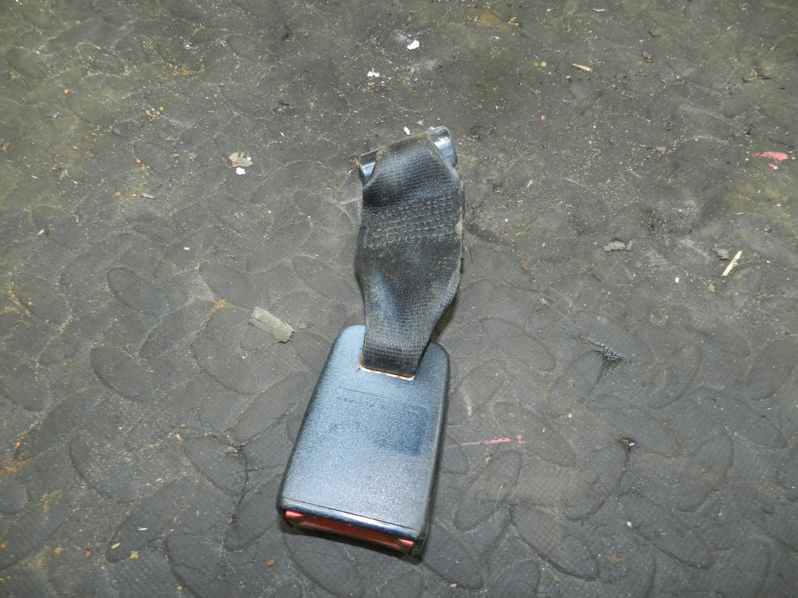 181. RENAULT 5 R5 NOT RS TURBO. REAR SEAT BELT BUCKLE - Image 2