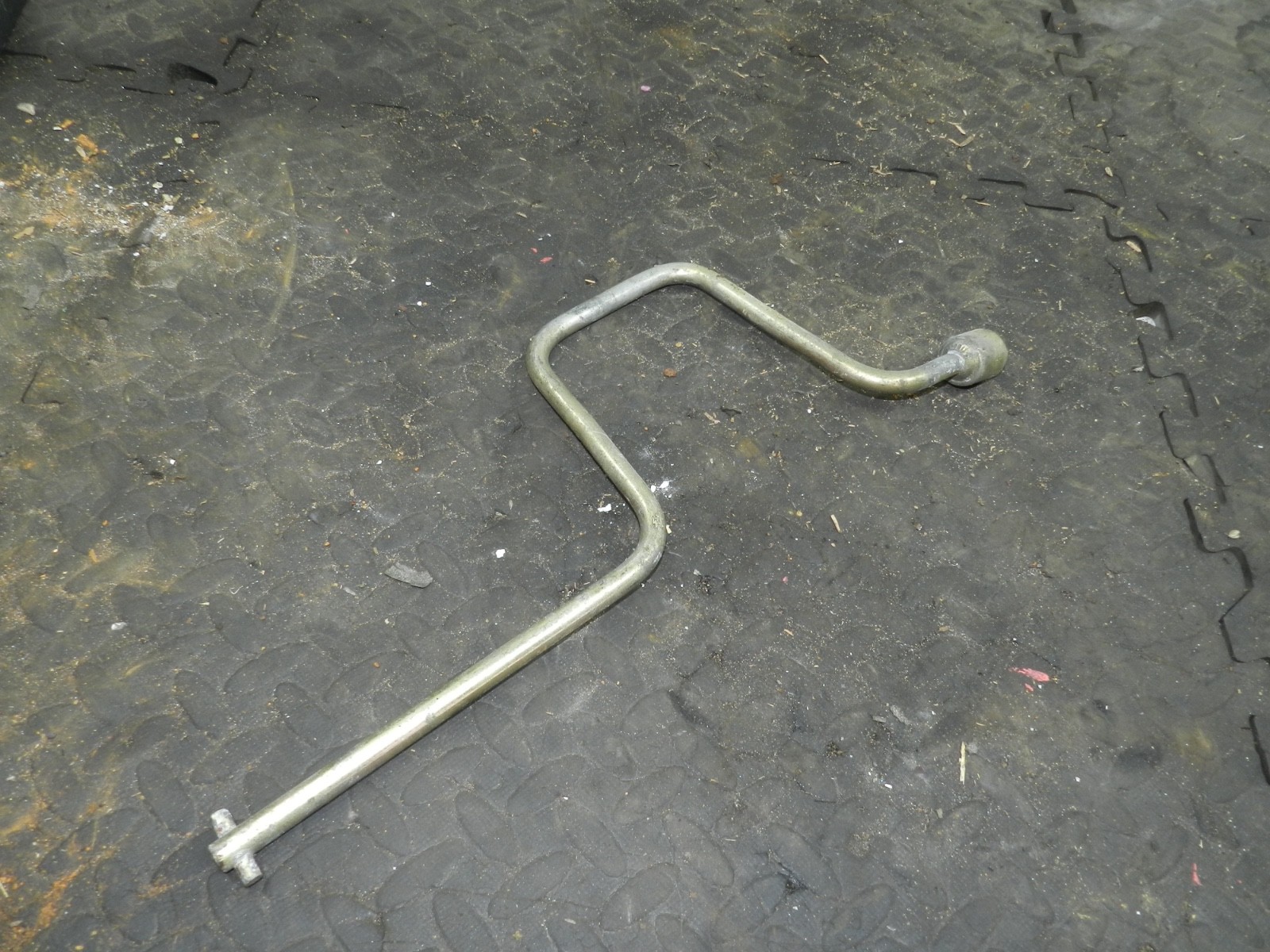181. RENAULT 5 R5 NOT RS TURBO. EMERGENCY TOOL WHEEL NUT WRENCH - Image 2