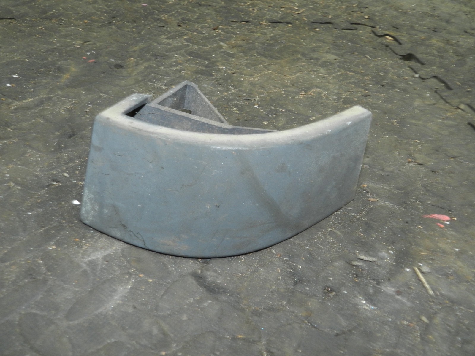 181. RENAULT 5 R5 NOT RS TURBO. DRIVER SIDE REAR BUMPER TRIM