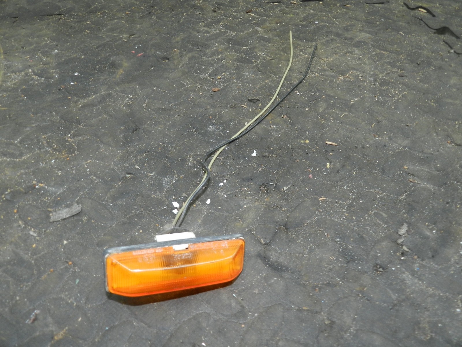 181. RENAULT 5 R5 NOT RS TURBO. DRIVER SIDE INDICATOR REPEATER - Image 2