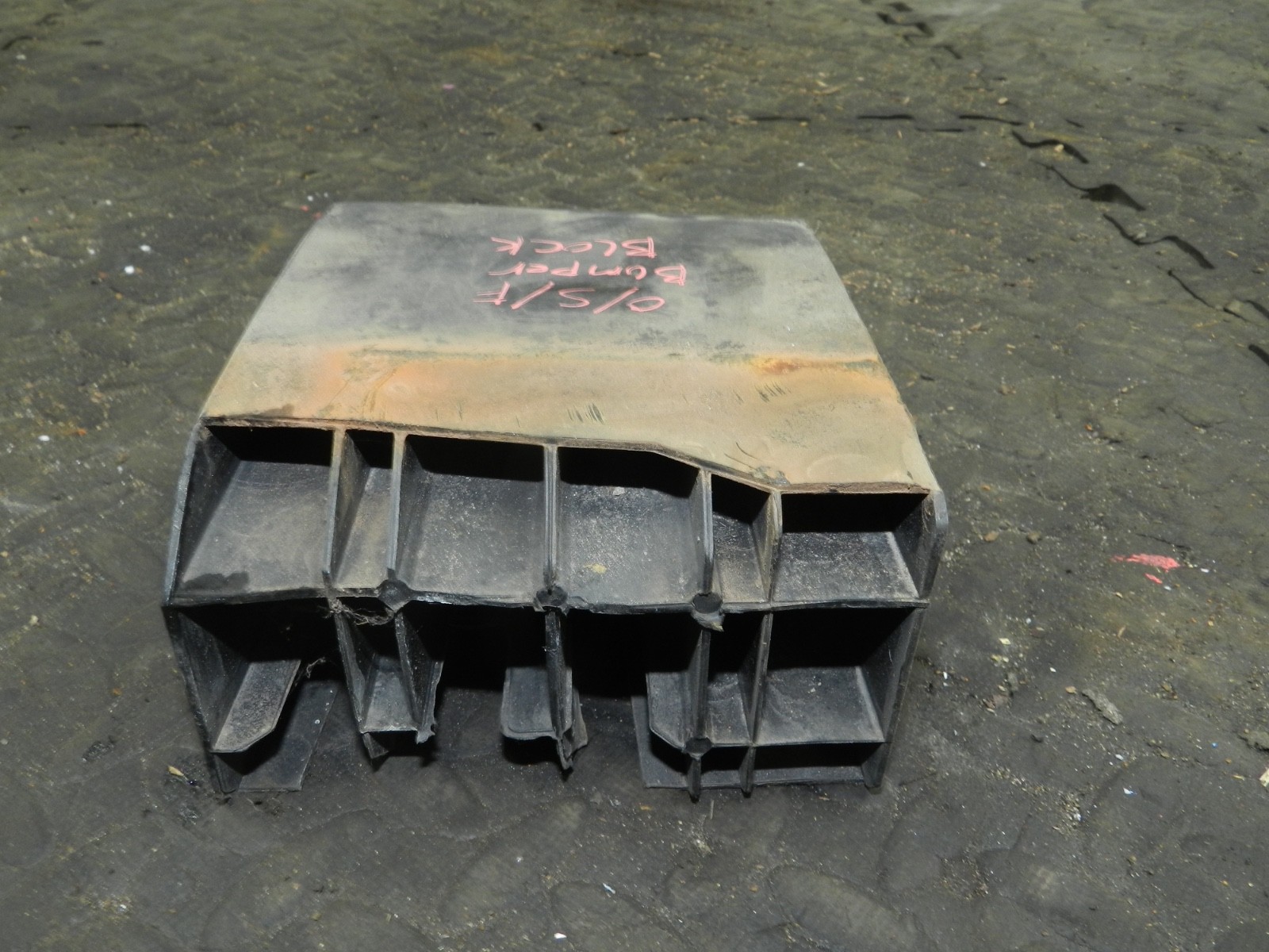 181. RENAULT 5 R5 NOT RS TURBO. DRIVER SIDE FRONT BUMPER BLOCK - Image 3