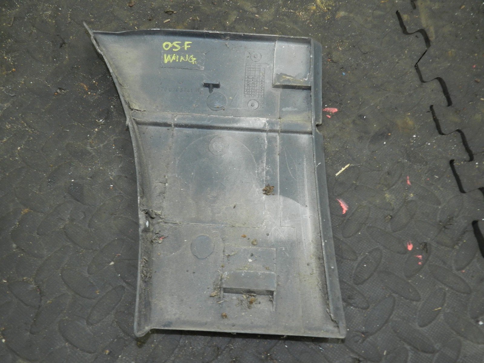 181. RENAULT 5 R5 NOT RS TURBO. DRIVER SIDE FRONT WING TRIM - Image 4
