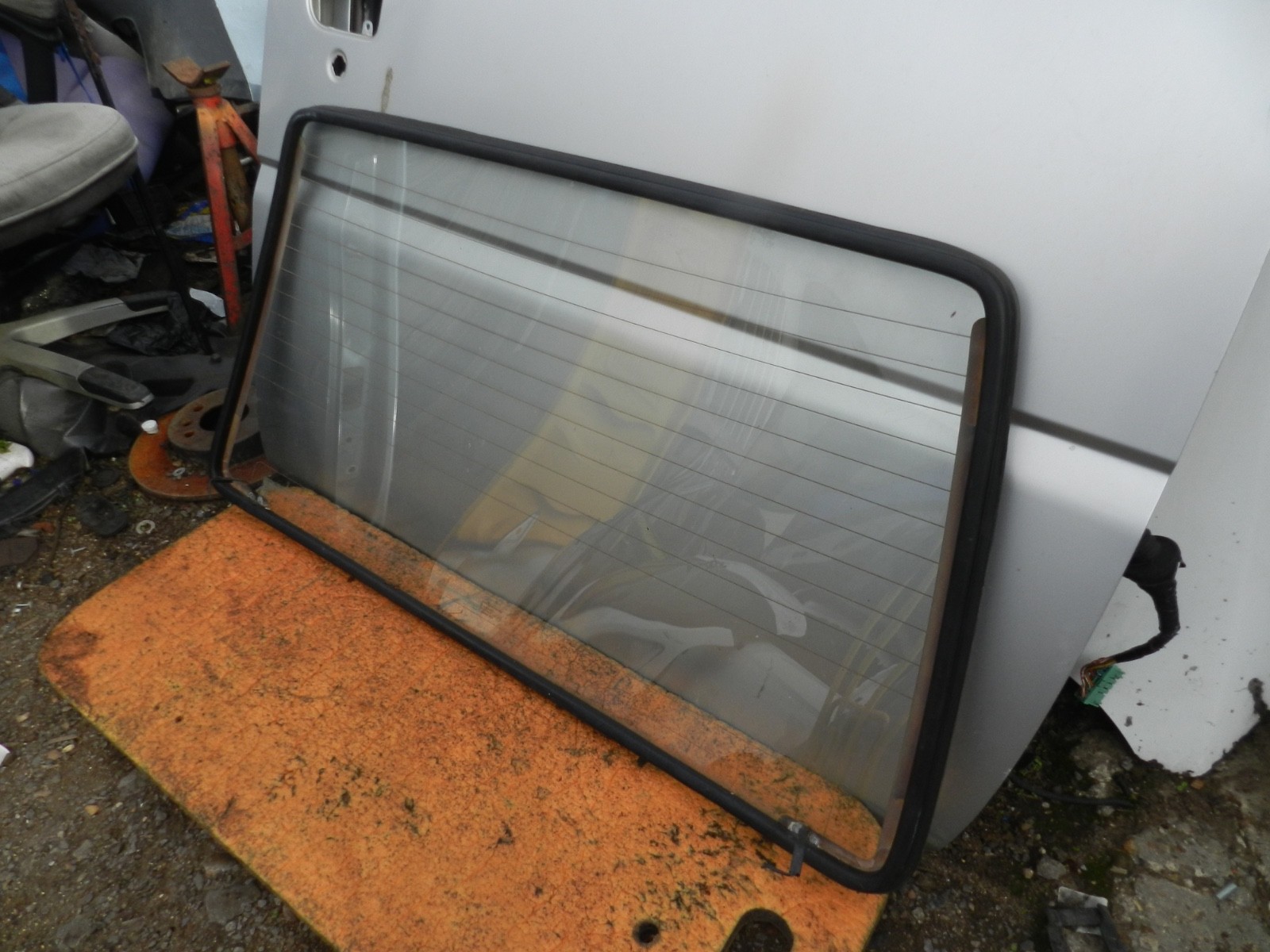 181. RENAULT 5 R5 NOT RS TURBO. REAR BOOT LID TAIL GATE WINDSCREEN GLASS - Image 5