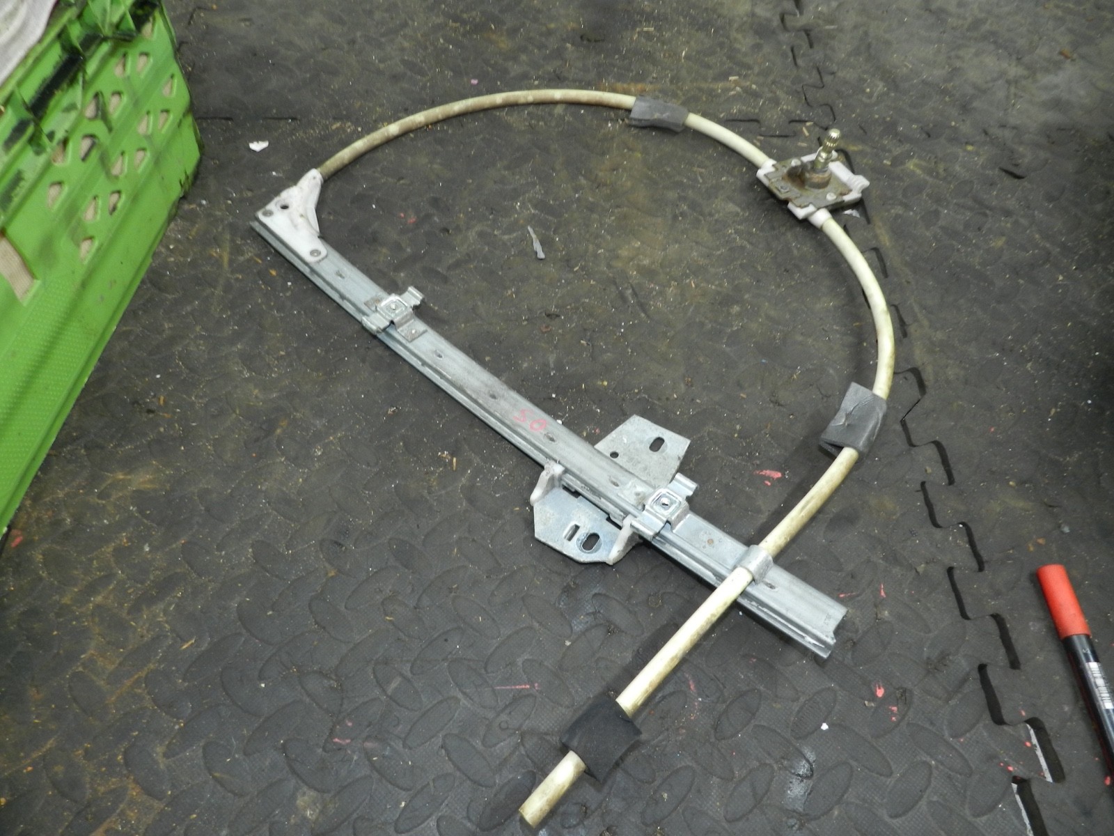 181. RENAULT 5 R5 NOT RS TURBO. DRIVER SIDE FRONT DOOR WINDOW REGULATOR