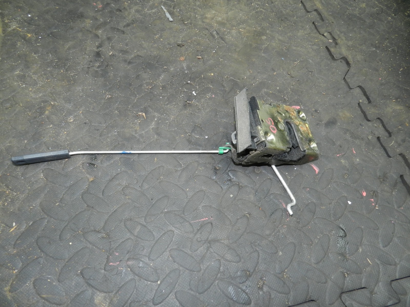 181. RENAULT 5 R5 NOT RS TURBO. DRIVER SIDE FRONT DOOR LOCK MECHANISM - Image 2