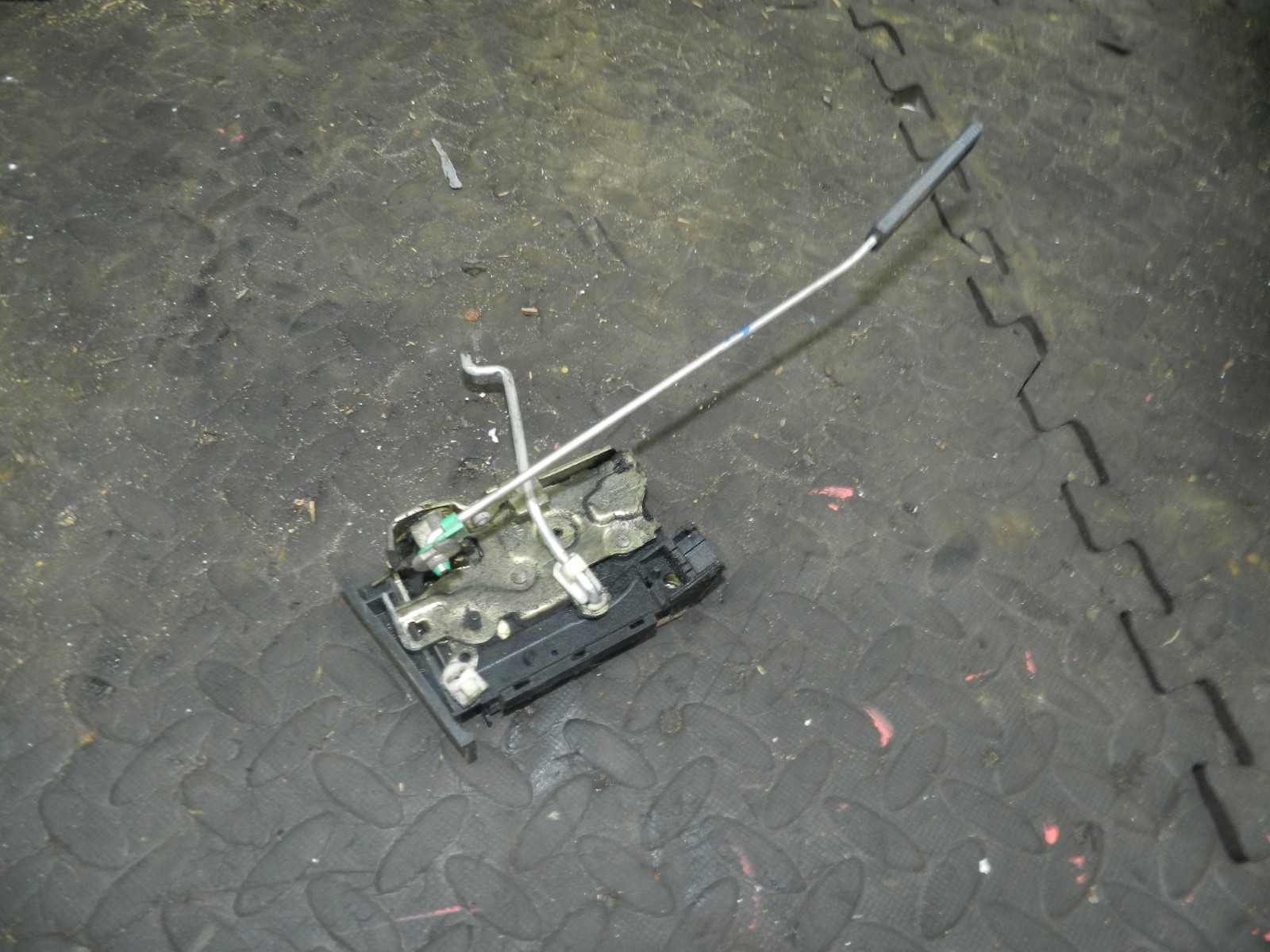 181. RENAULT 5 R5 NOT RS TURBO. DRIVER SIDE FRONT DOOR LOCK MECHANISM - Image 3