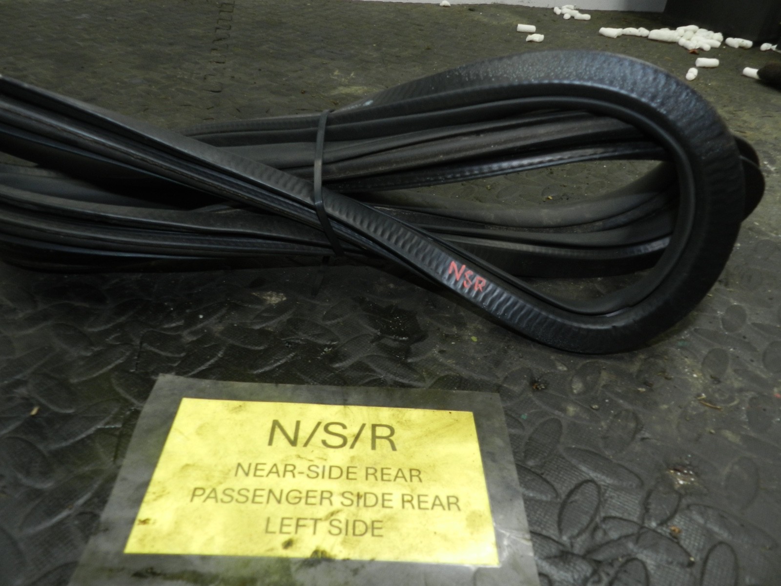 167. 2008 SKODA OCTAVIA SCOUT 4X4. PASSENGER SIDE REAR DOOR RUBBER SEAL