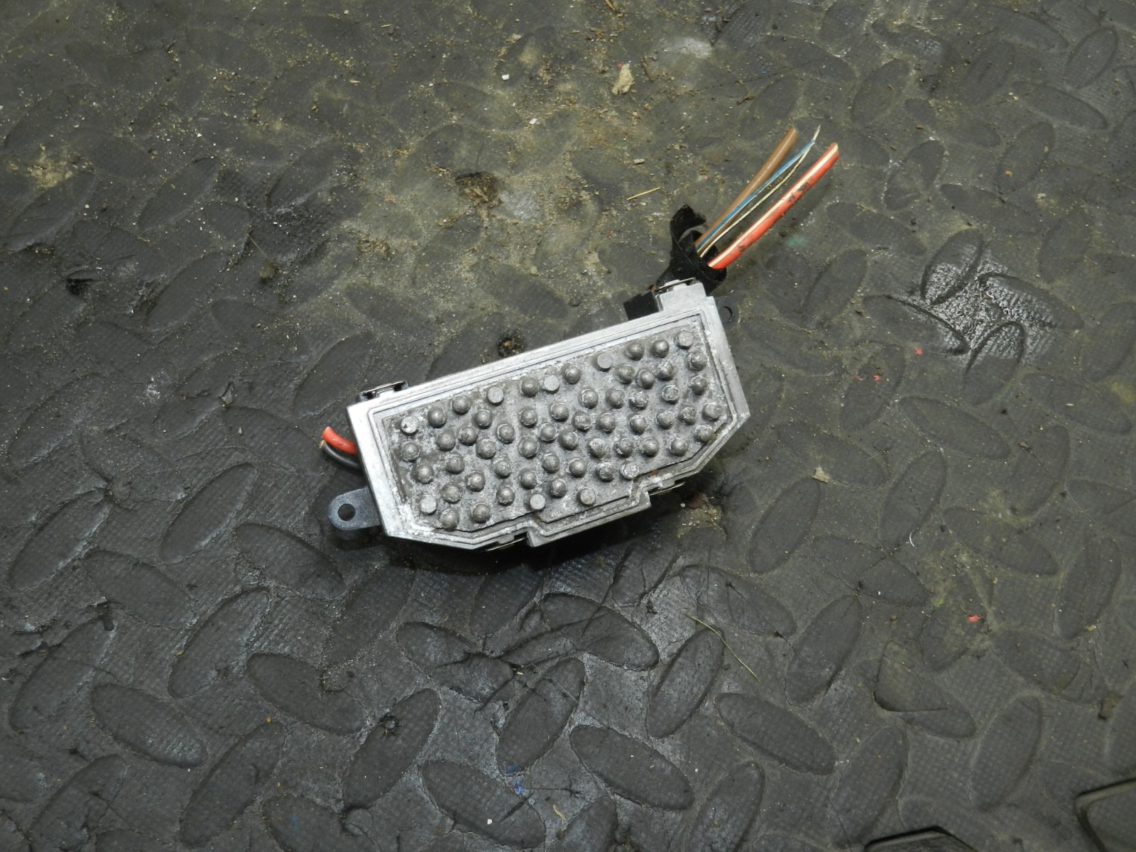 167. 2008 SKODA OCTAVIA SCOUT 4X4. HEATER RESISTOR PACK 3C09O7521D