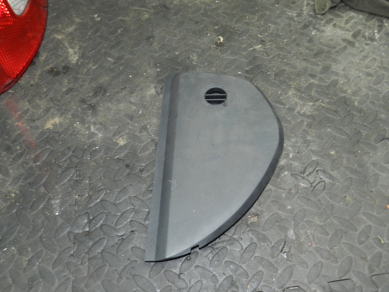 167. 2008 SKODA OCTAVIA SCOUT 4X4. DASH BOARD END TRIM