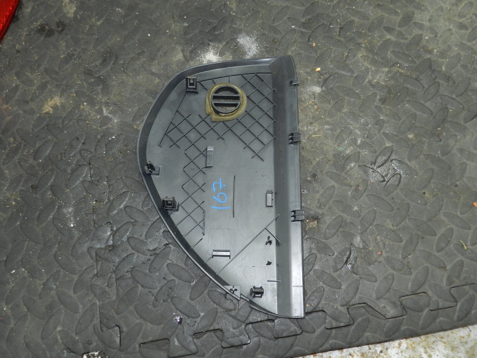 167. 2008 SKODA OCTAVIA SCOUT 4X4. DASH BOARD END TRIM - Image 3