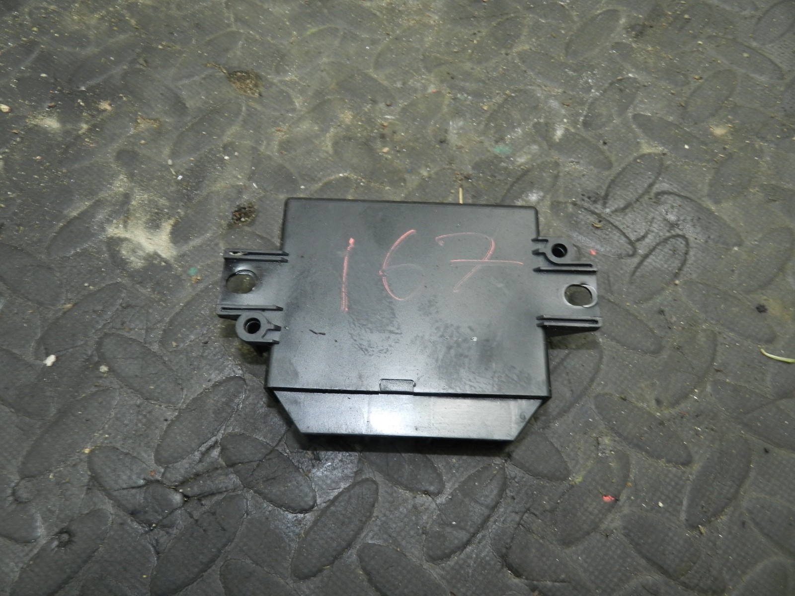 167. 2008 SKODA OCTAVIA SCOUT 4X4. CENTRE CONSOLE STORAGE POCKET - Image 4