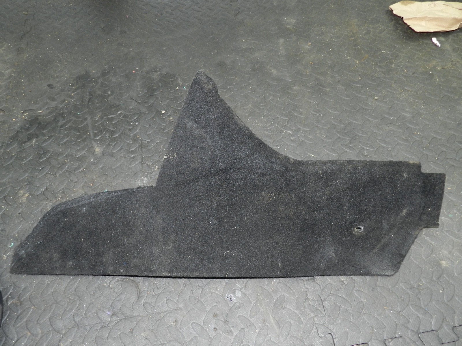 167. 2008 SKODA OCTAVIA SCOUT 4X4. CENTRE CONSOLE SIDE PANEL - Image 4