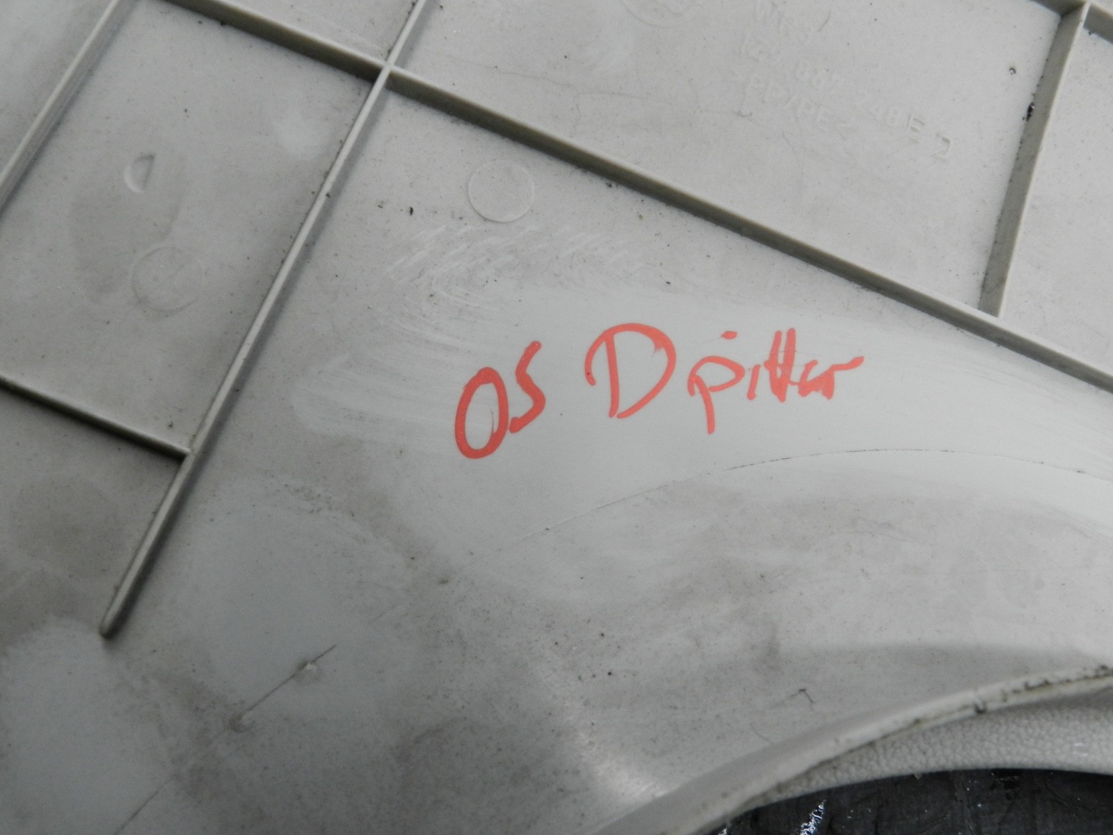 167. 2008 SKODA OCTAVIA SCOUT 4X4. DRIVER SIDE D PILLAR TRIM - Image 4