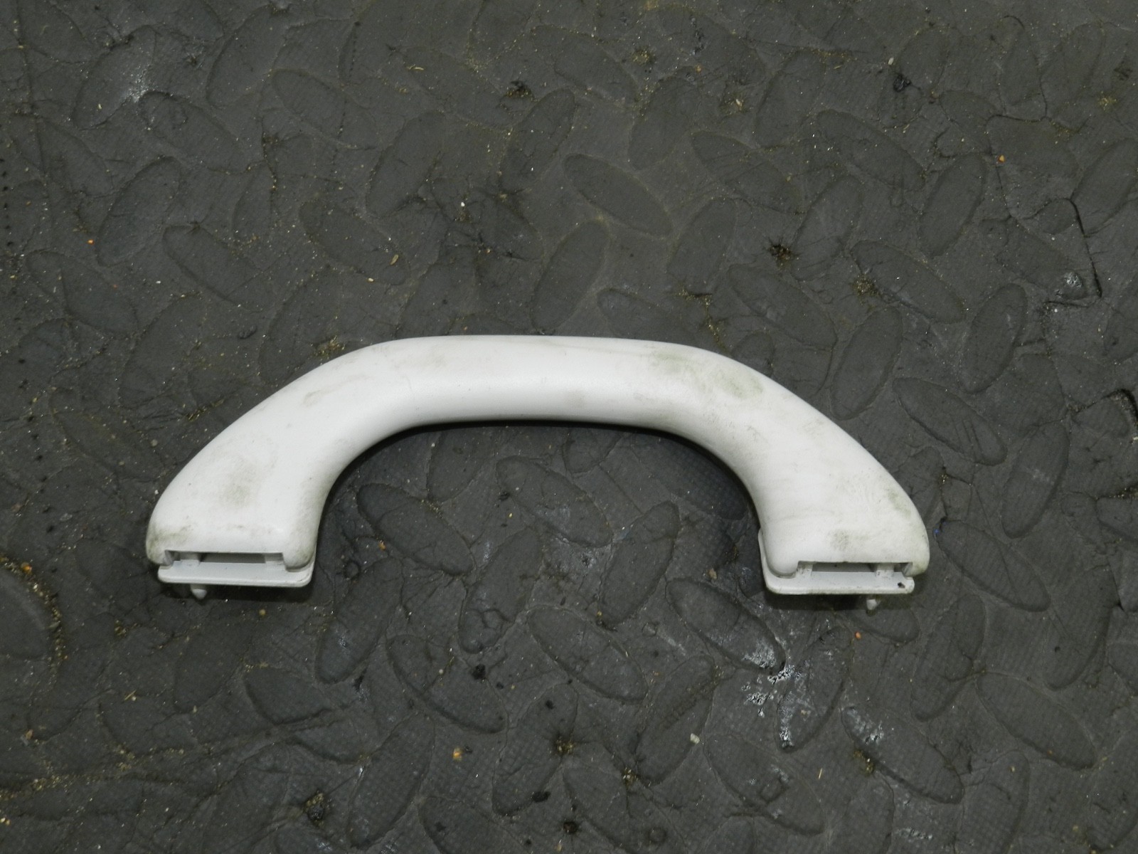 167. 2008 SKODA OCTAVIA SCOUT 4X4. GRAB HANDLE