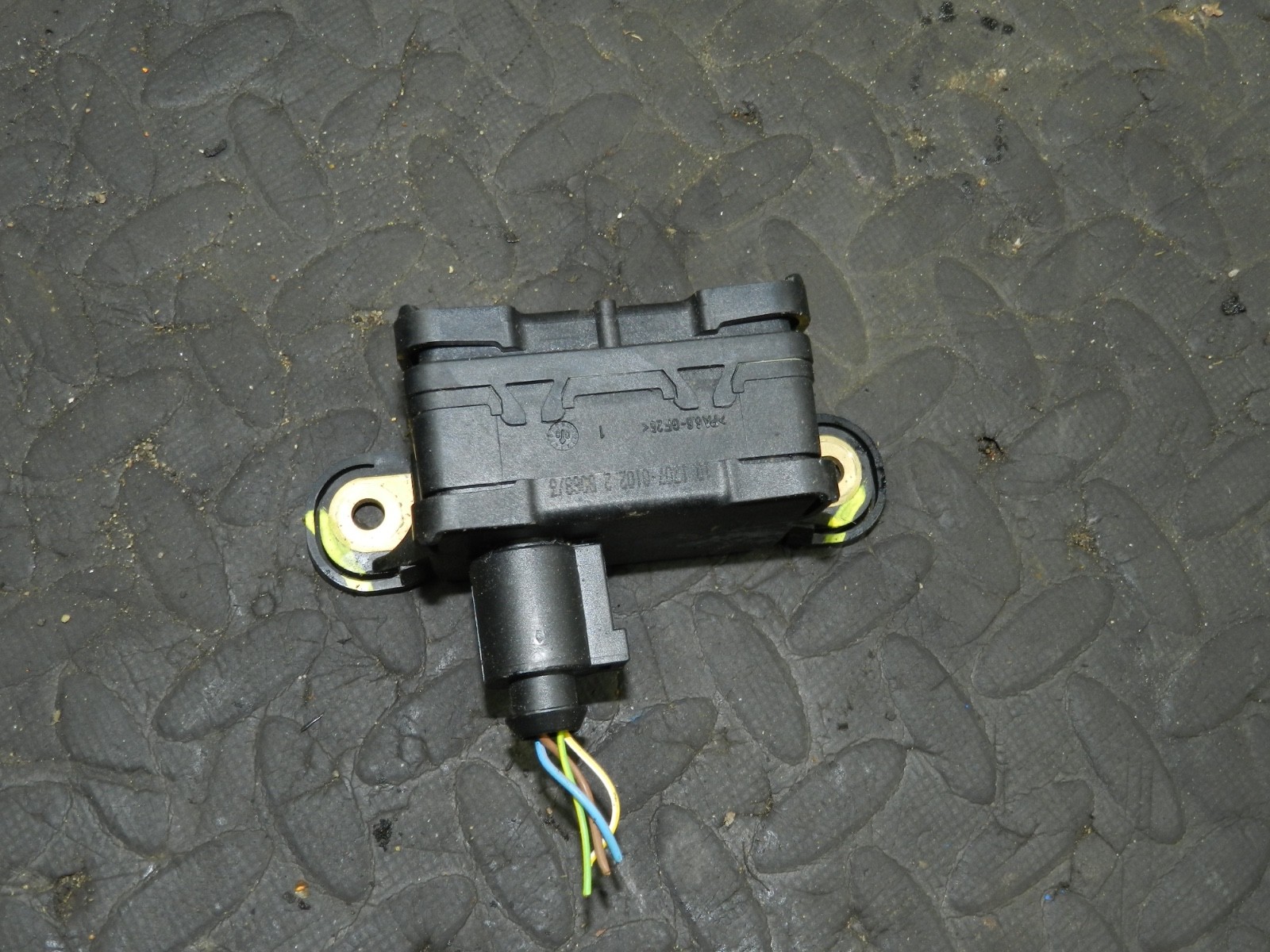 167. 2008 SKODA OCTAVIA SCOUT 4X4. 7HO907652A ACCELERATION SENSOR YAW RATE - Image 2