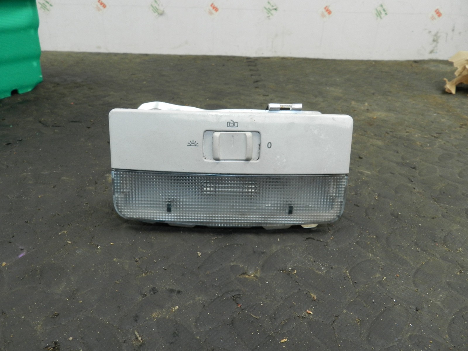 167. 2008 SKODA OCTAVIA SCOUT 4X4. INTERIOR LIGHT