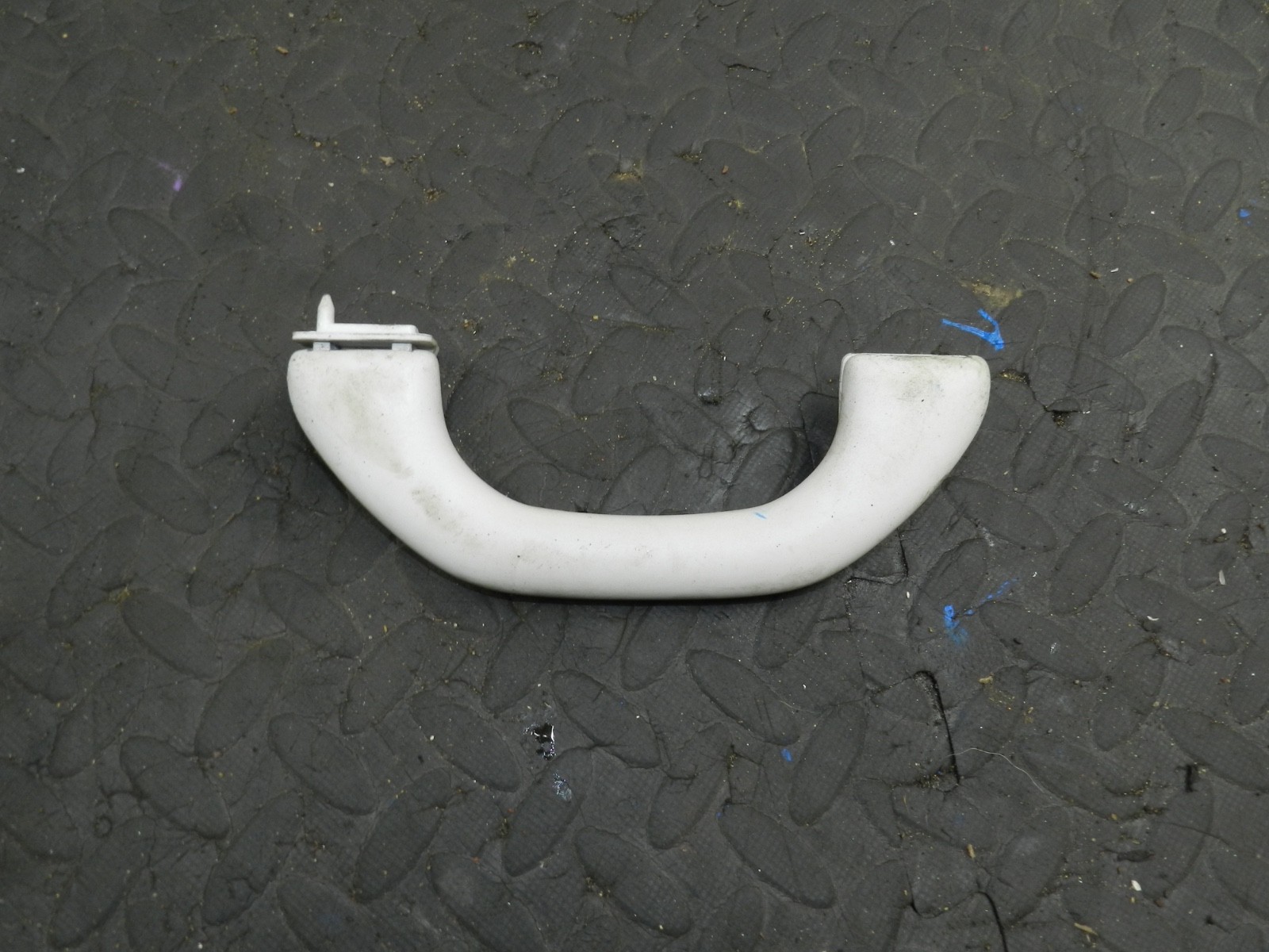 167. 2008 SKODA OCTAVIA SCOUT 4X4. GRAB HANDLE