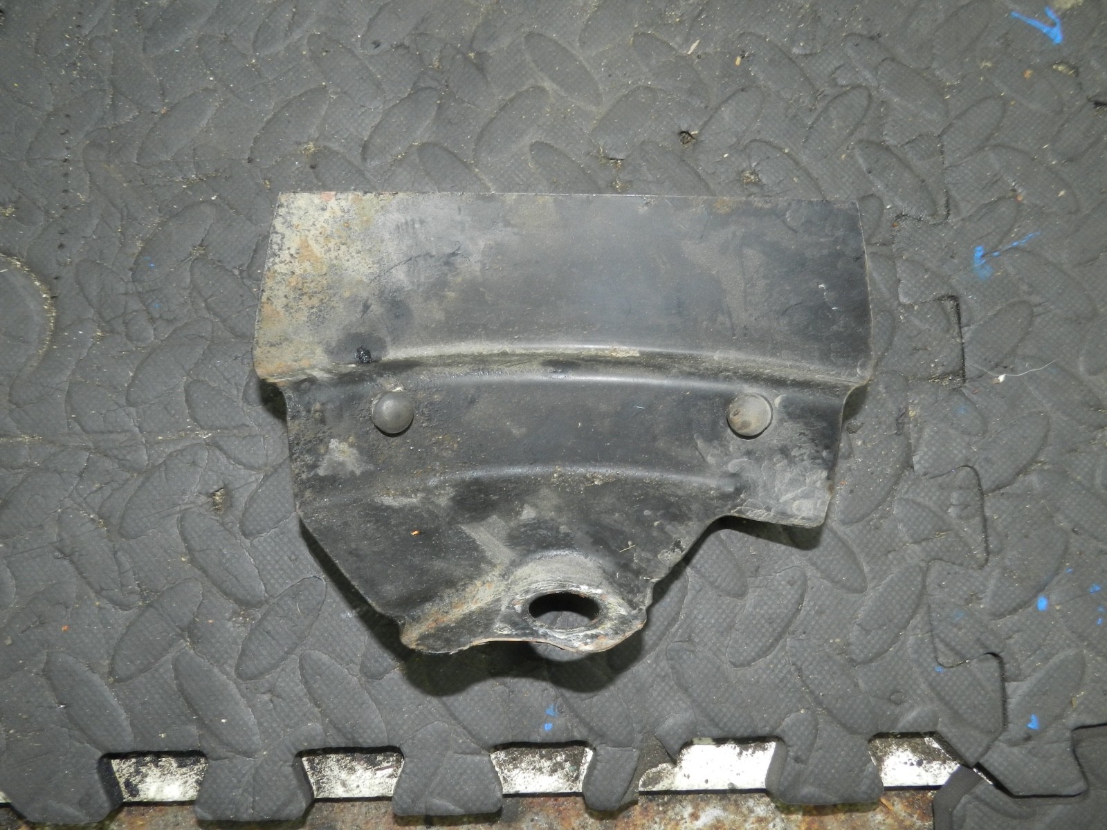 167. 2008 SKODA OCTAVIA SCOUT 4X4. SERVO SHIELD BRACKET - Image 2