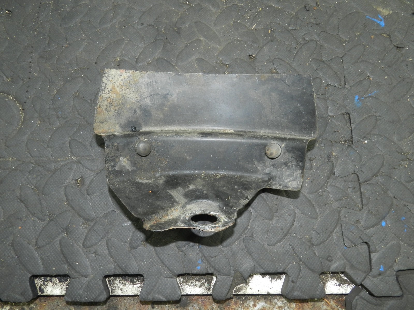 167. 2008 SKODA OCTAVIA SCOUT 4X4. SERVO SHIELD BRACKET - Image 3