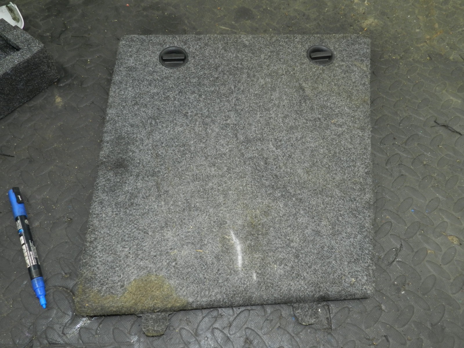 167. 2008 SKODA OCTAVIA SCOUT 4X4. PASSENGER SIDE BOOT TRIM PANEL - Image 2