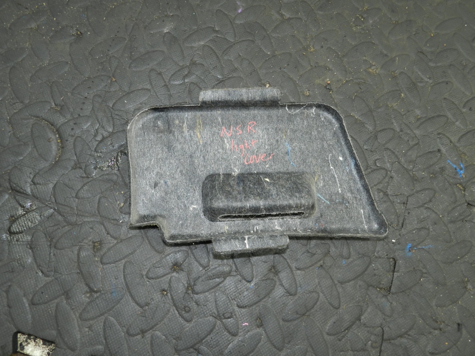 167. 2008 SKODA OCTAVIA SCOUT 4X4. PASSENGER SIDE BOOT TRIM PANEL LIGHT - Image 2