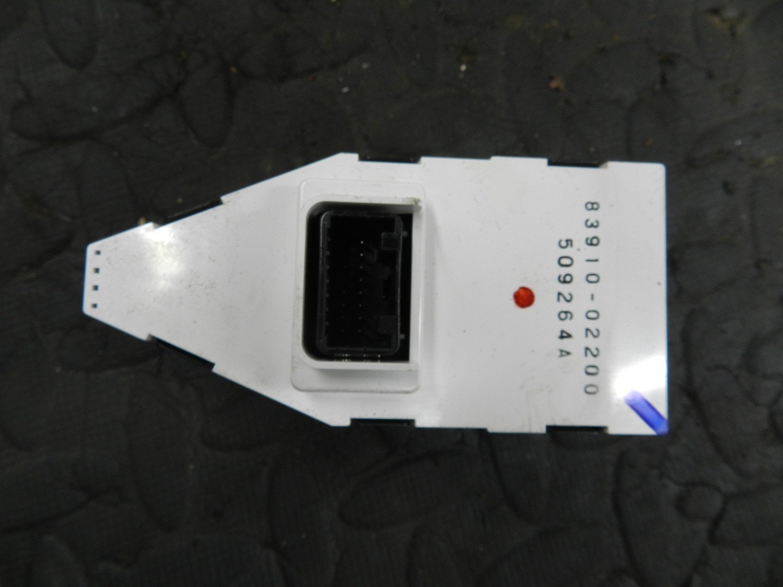 169. TOYOTA AURIS. 1.6 DIESEL. 83910-02200 PASSENGER AIR BAG INDICATOR LIGHT SRS - Image 5