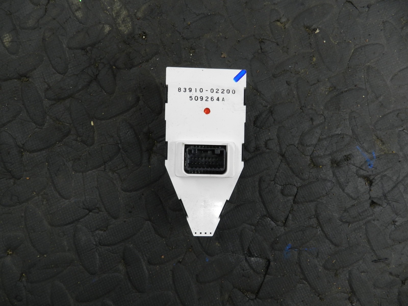 169. TOYOTA AURIS. 1.6 DIESEL. 83910-02200 PASSENGER AIR BAG INDICATOR LIGHT SRS - Image 6