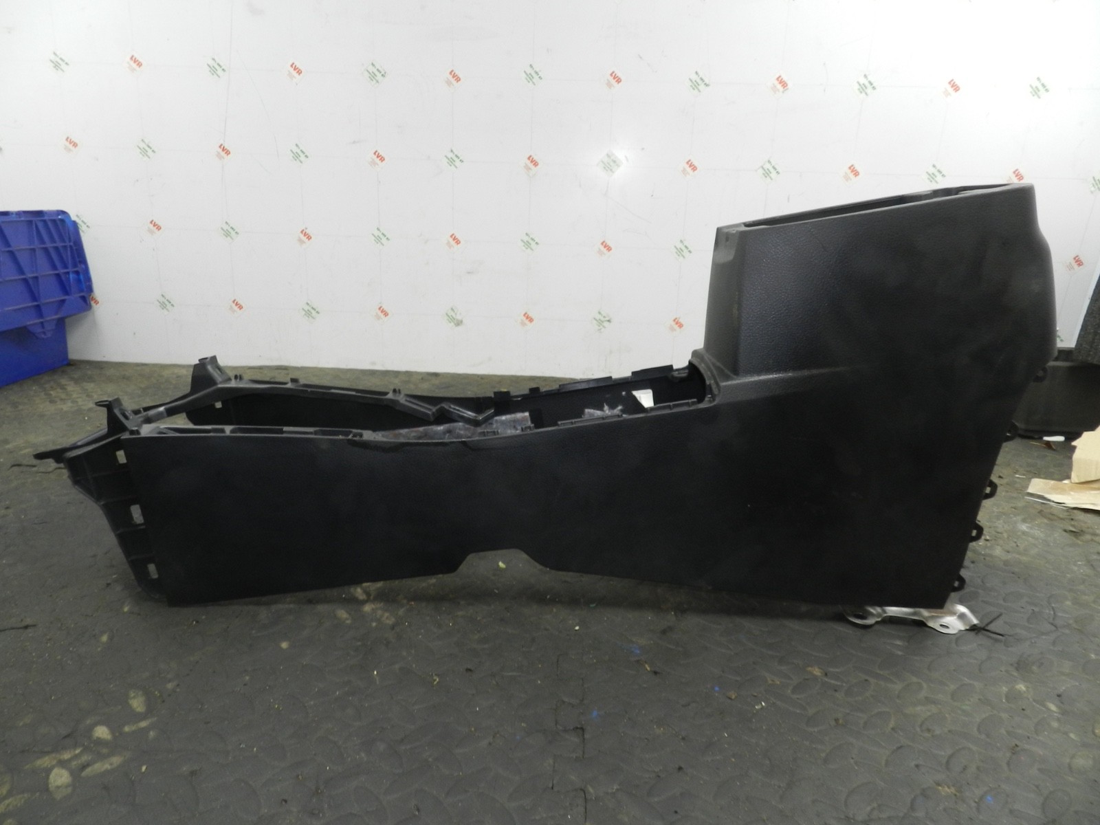 169. TOYOTA AURIS. 1.6 DIESEL. CENTRE CONSOLE FRAME - Image 5