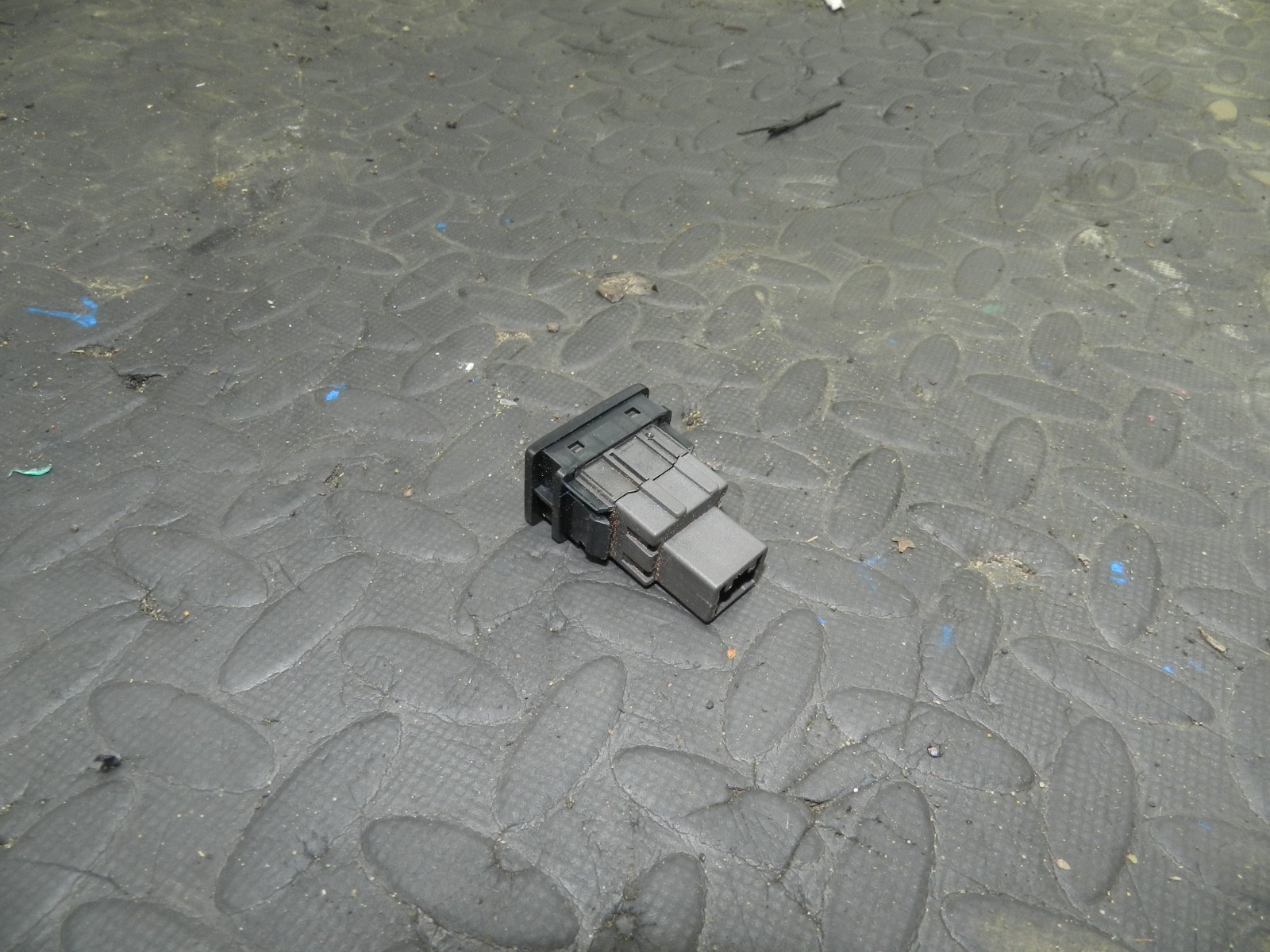 169. TOYOTA AURIS. 1.6 DIESEL. HEAD LIGHT ADJUSTER SWITCH - Image 2