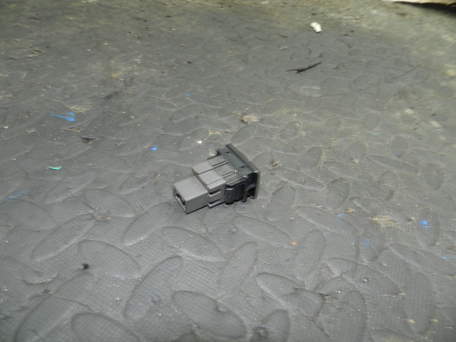 169. TOYOTA AURIS. 1.6 DIESEL. HEAD LIGHT ADJUSTER SWITCH - Image 3