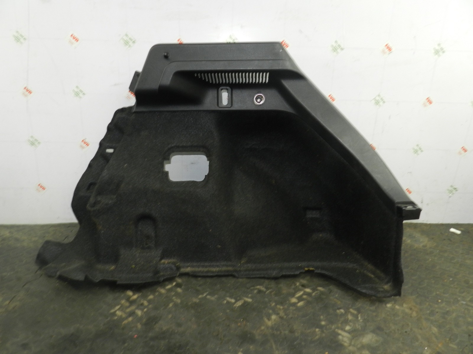 169. TOYOTA AURIS. 1.6 DIESEL. DRIVER SIDE BOOT PANEL TRIM