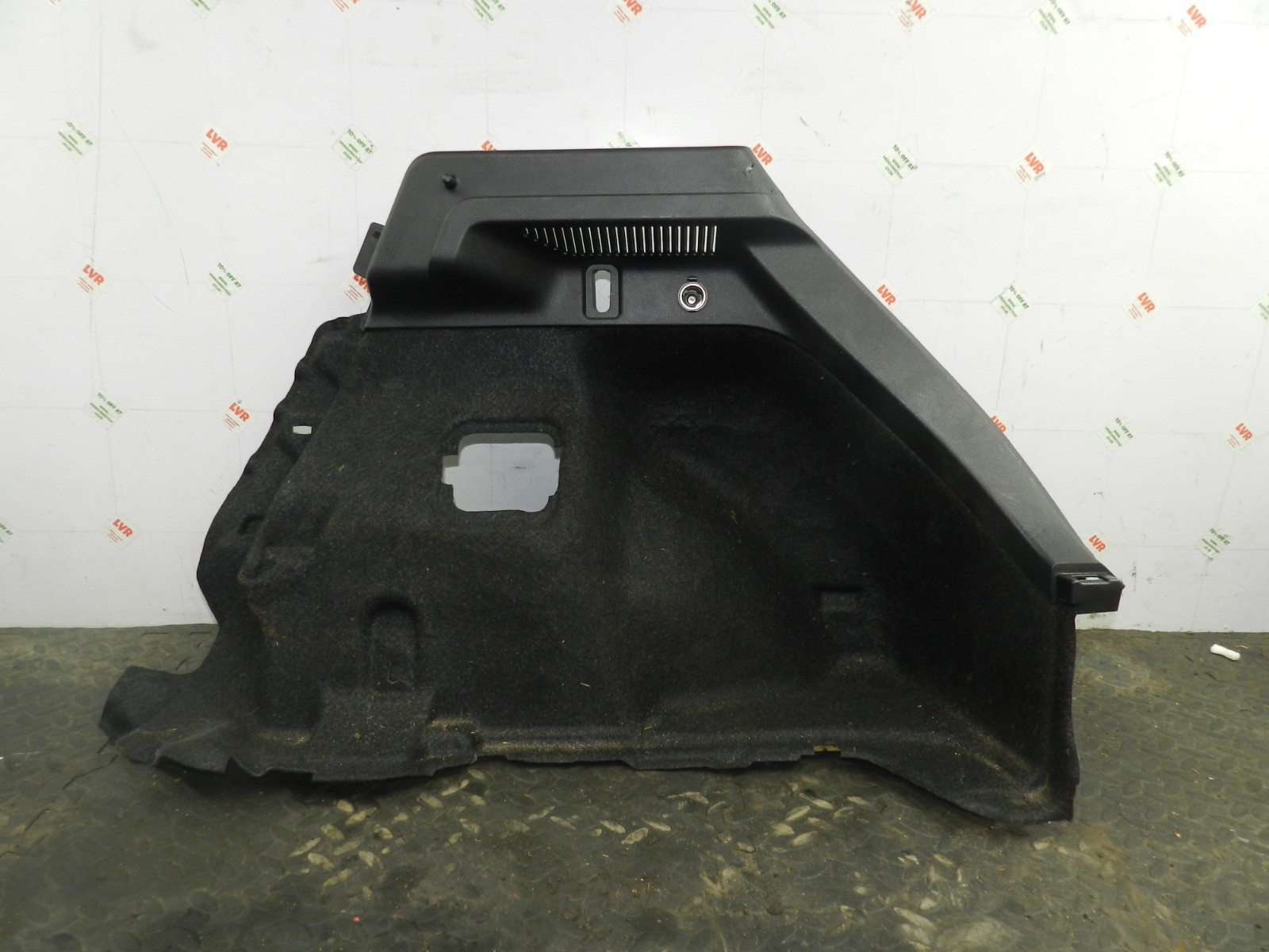 169. TOYOTA AURIS. 1.6 DIESEL. DRIVER SIDE BOOT PANEL TRIM - Image 2