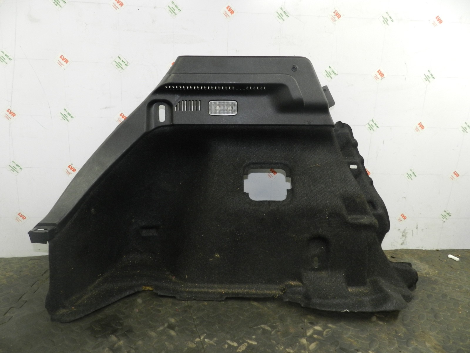 169. TOYOTA AURIS. 1.6 DIESEL. PASSENGER SIDE BOOT PANEL TRIM