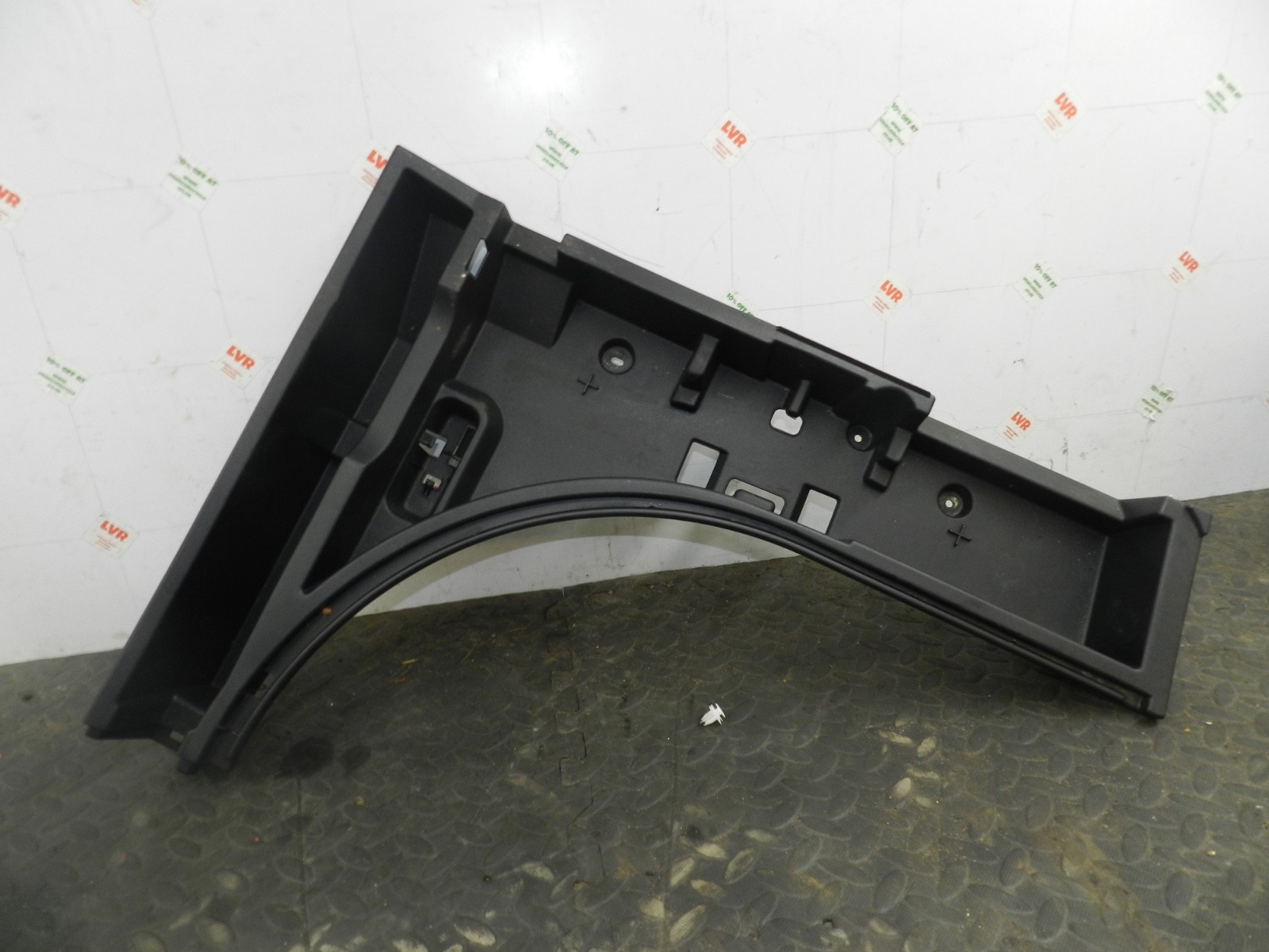 169. TOYOTA AURIS. 1.6 DIESEL. BOOT FLOWER STORAGE PANEL
