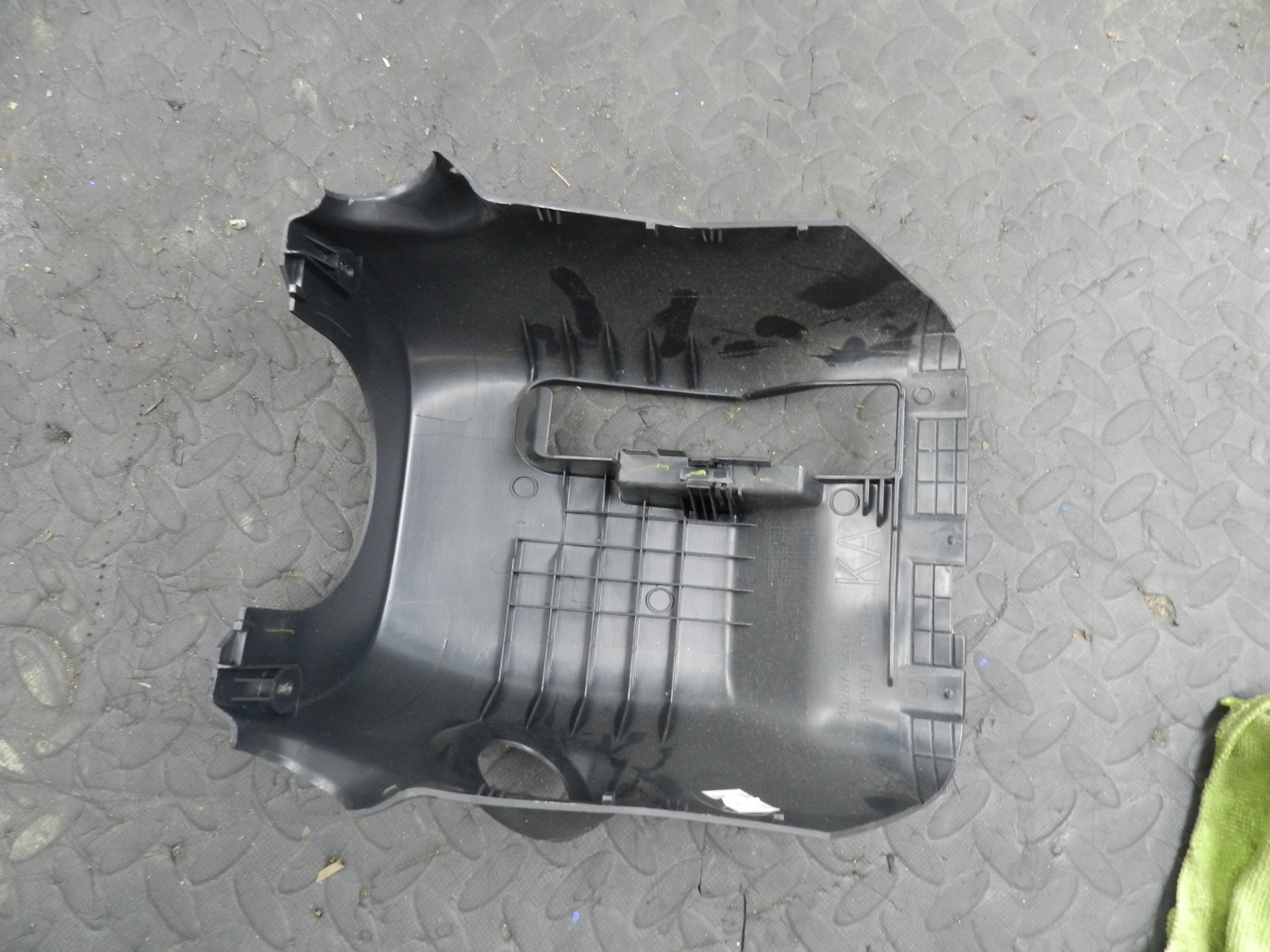 169. TOYOTA AURIS. 1.6 DIESEL. STEERING COWLING LOWER TRIM 45287-02390 - Image 4