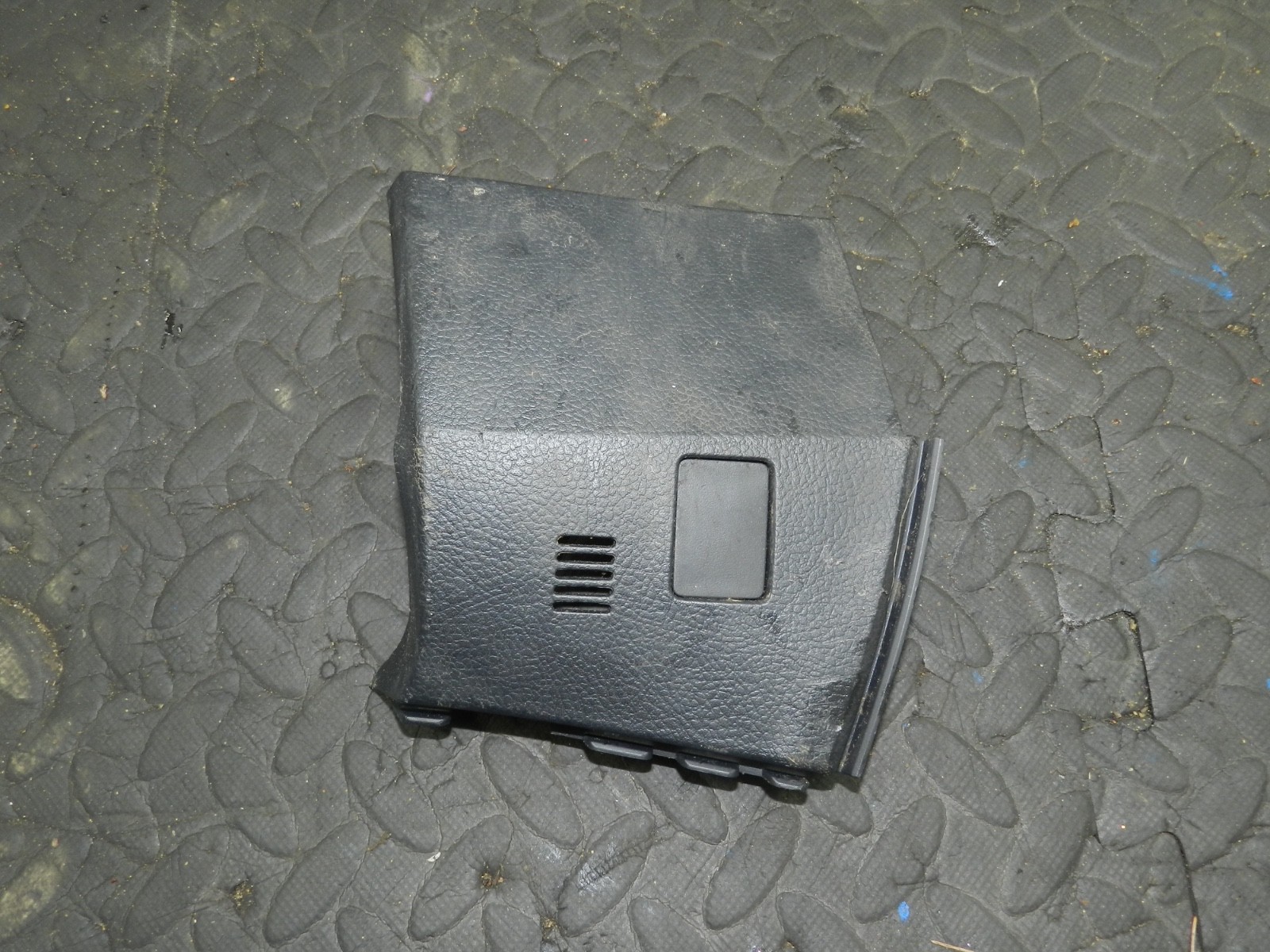 169. TOYOTA AURIS. 1.6 DIESEL. DASH BOARD PANEL TRIM