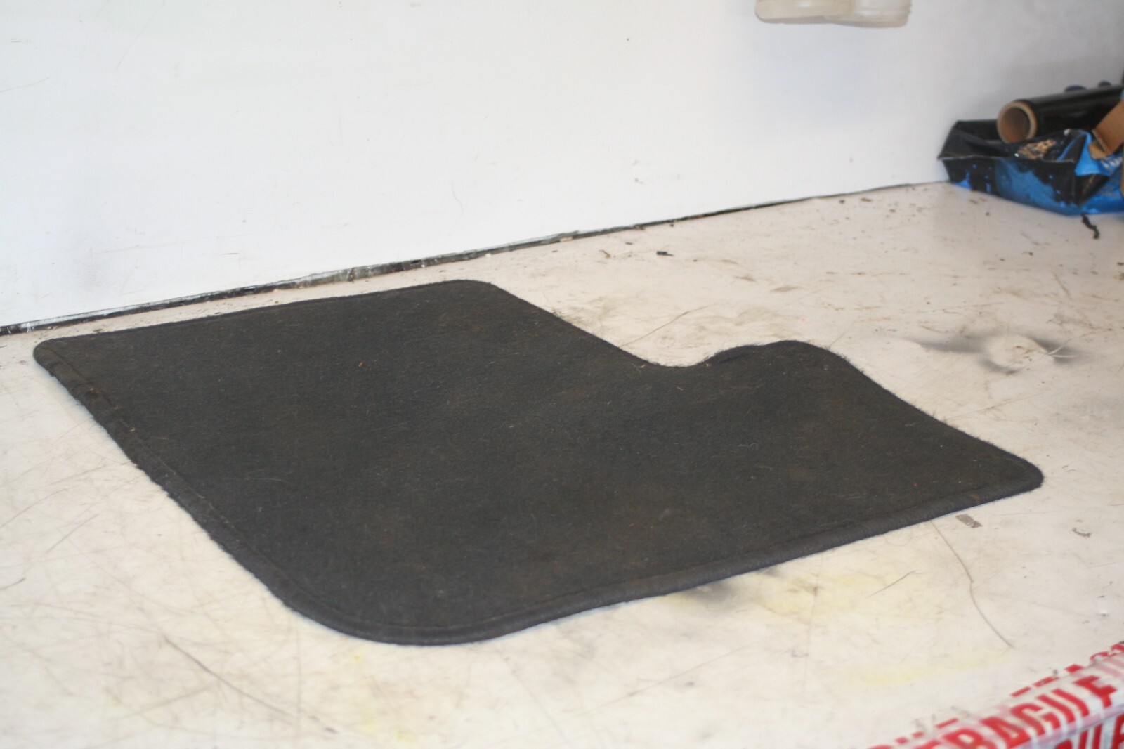 (98) TOYOTA RAV 4 MK1. FLOOR MAT - Image 2