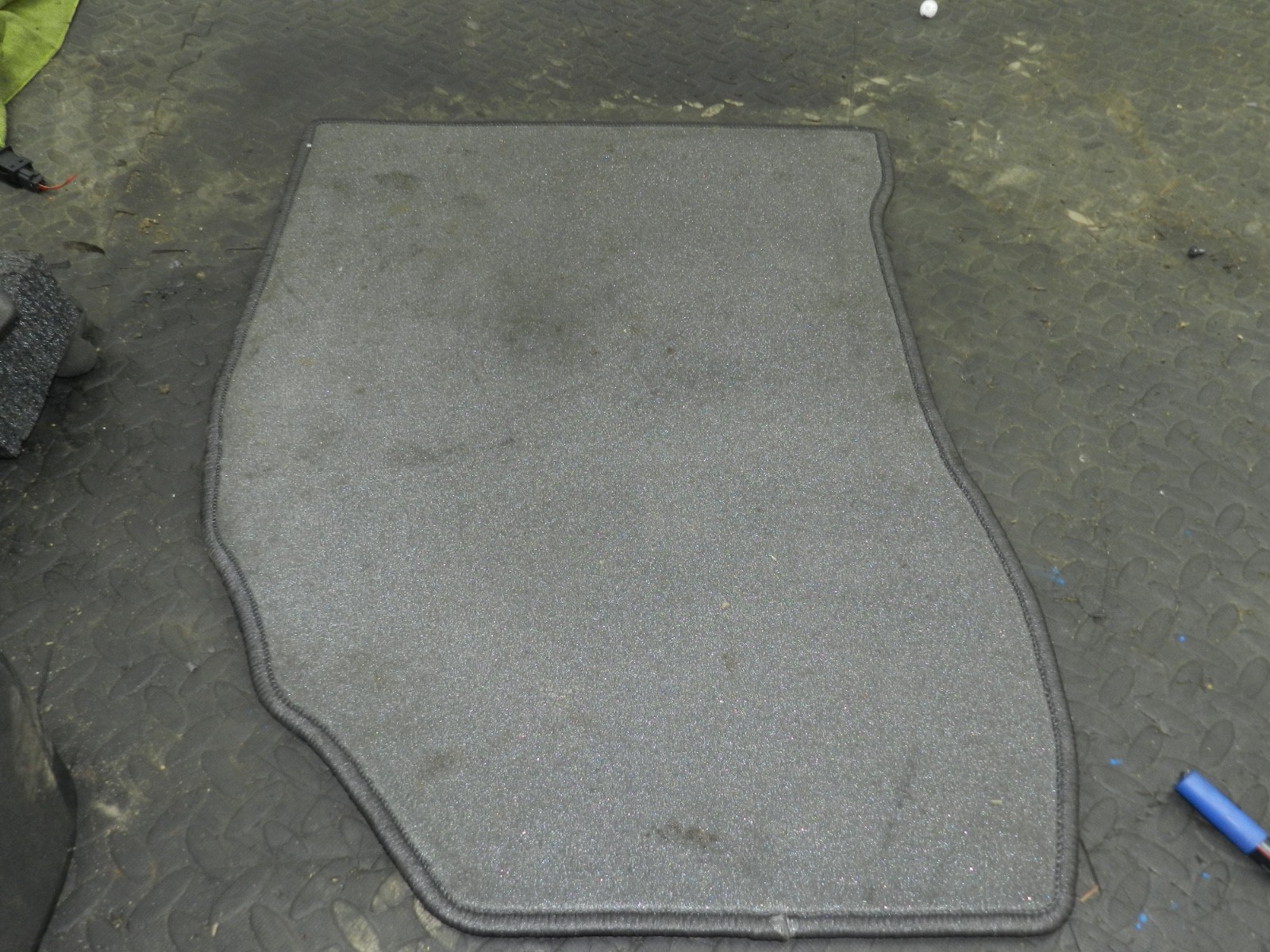169. TOYOTA AURIS. 1.6 DIESEL. FLOOR MAT - Image 2