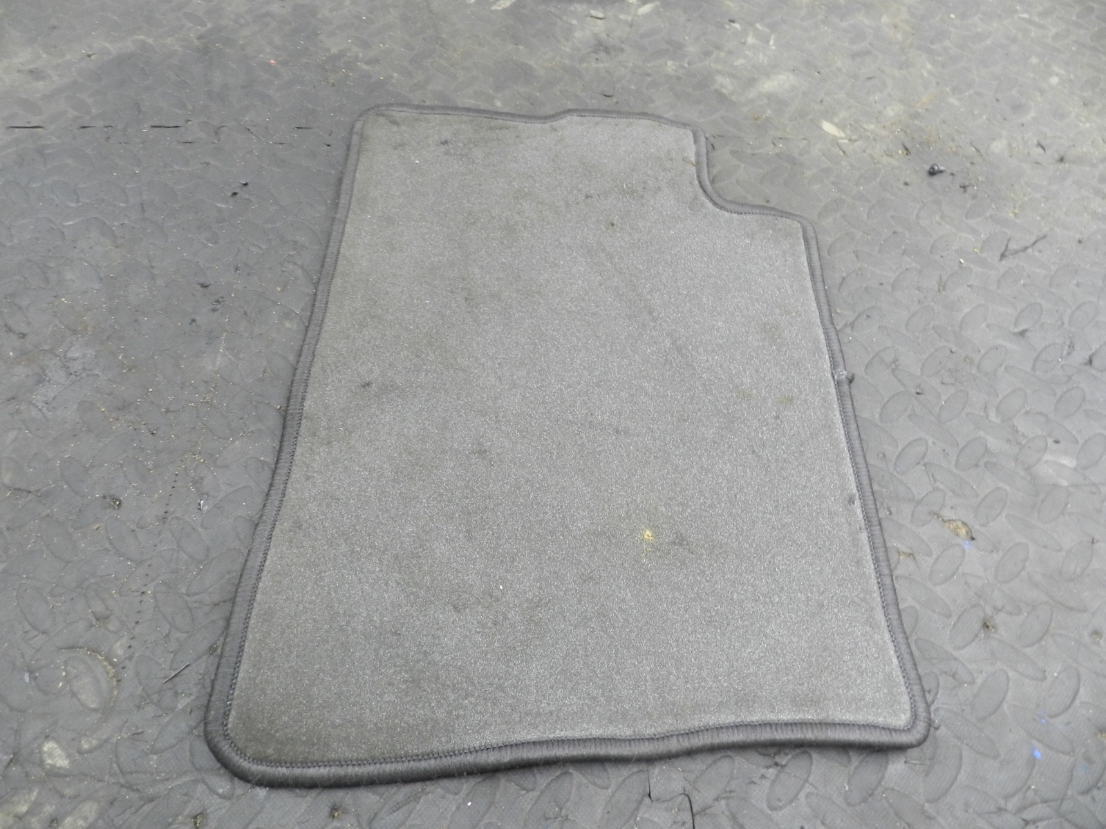 169. TOYOTA AURIS. 1.6 DIESEL. FLOOR MAT