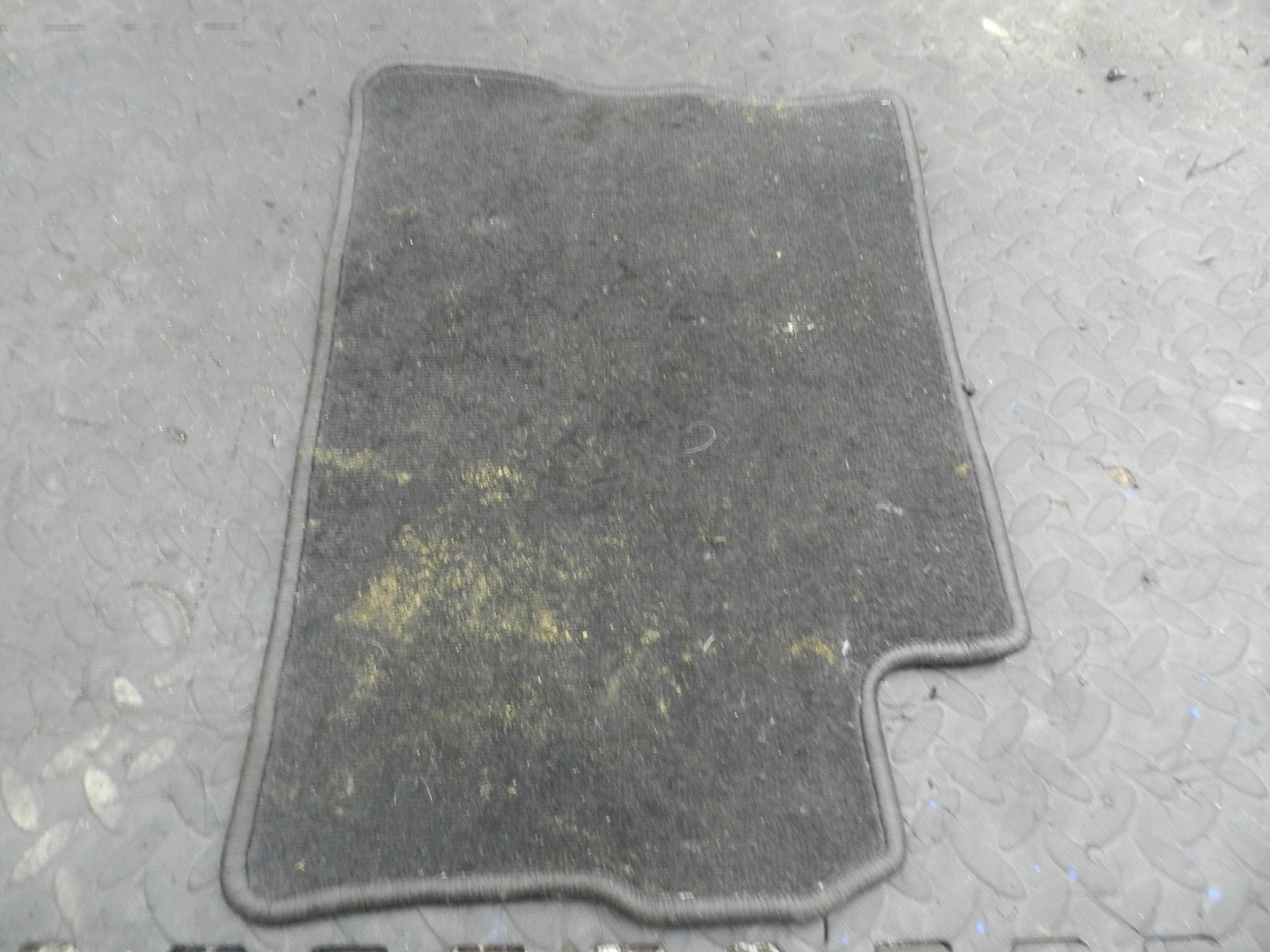 169. TOYOTA AURIS. 1.6 DIESEL. FLOOR MAT - Image 2