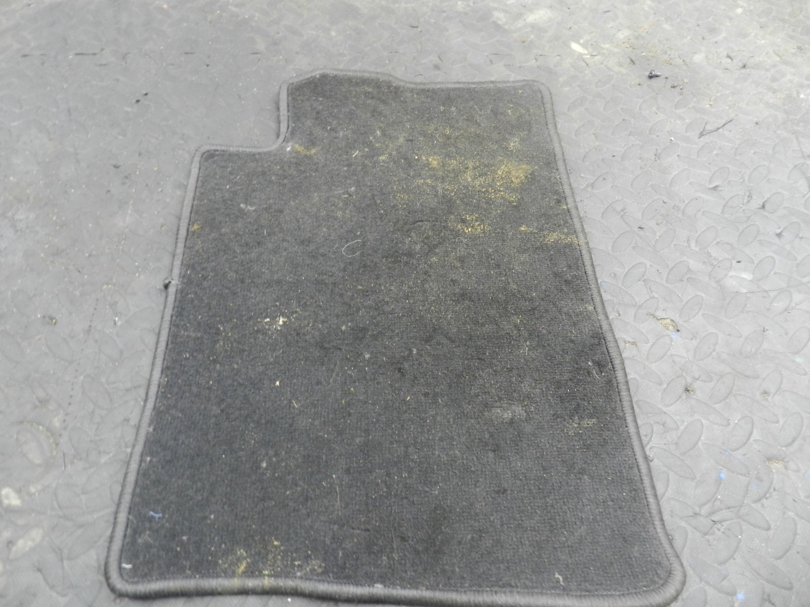 169. TOYOTA AURIS. 1.6 DIESEL. FLOOR MAT - Image 3
