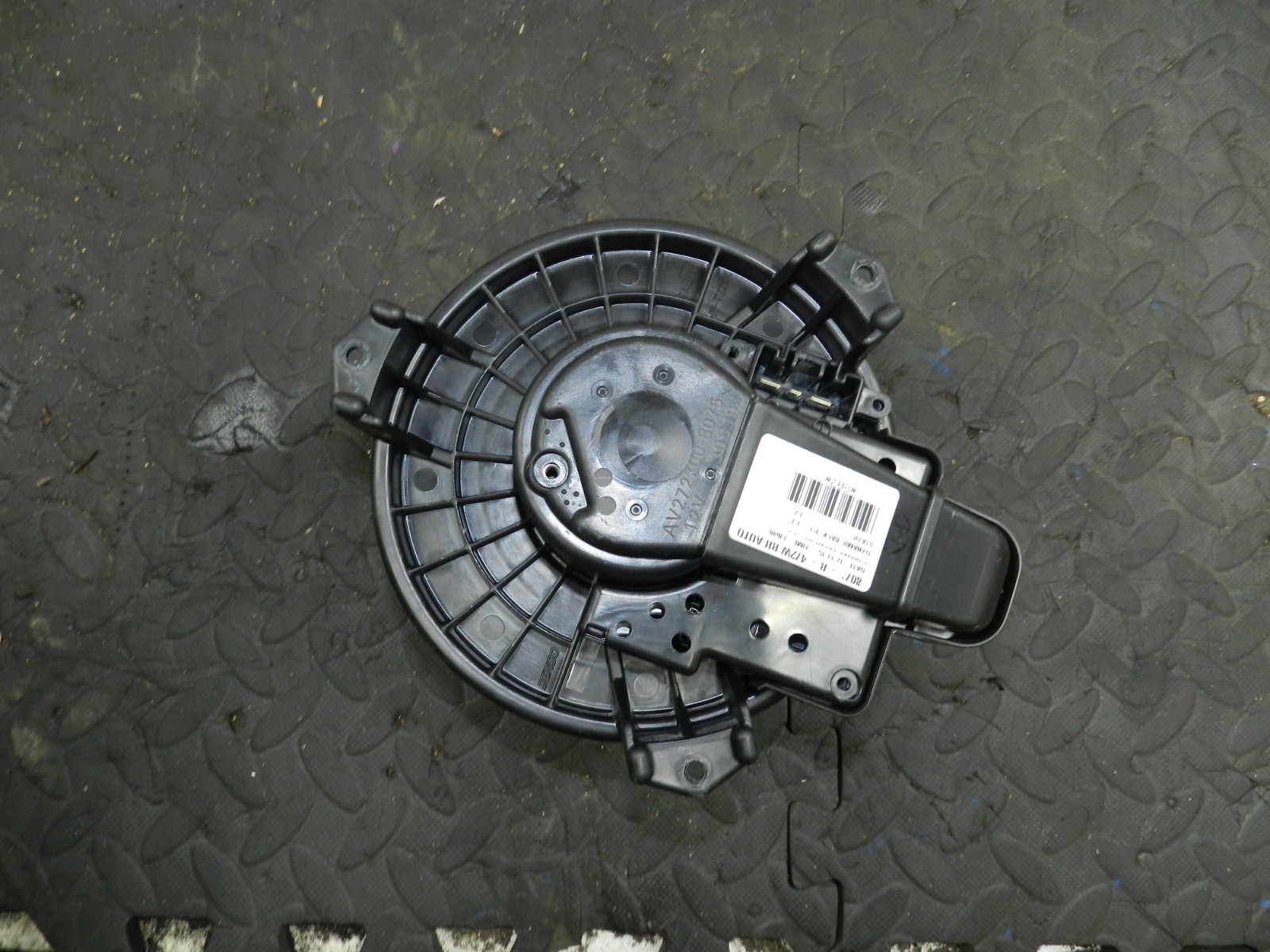 169. TOYOTA AURIS. 1.6 DIESEL. HEATER BLOWER FAN MOTOR - Image 3