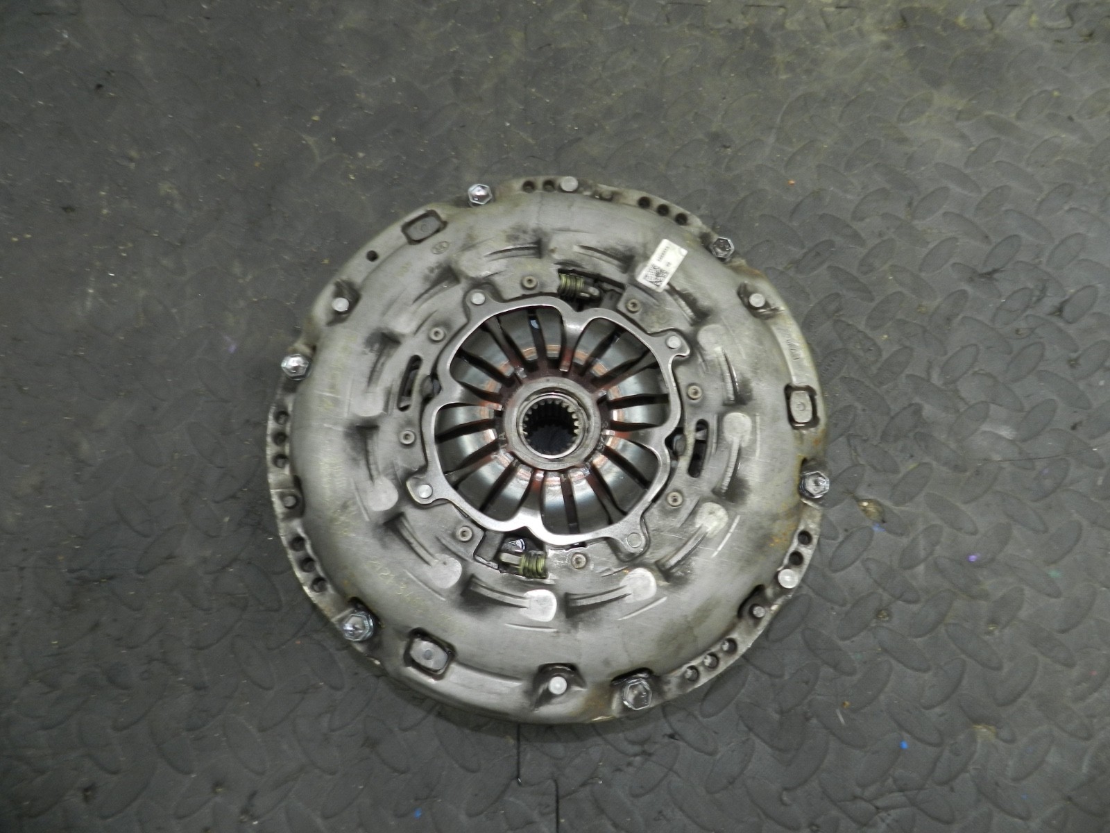 169. TOYOTA AURIS. 1.6 DIESEL. DMF DUAL MASS FLYWHEEL + CLUTCH KIT