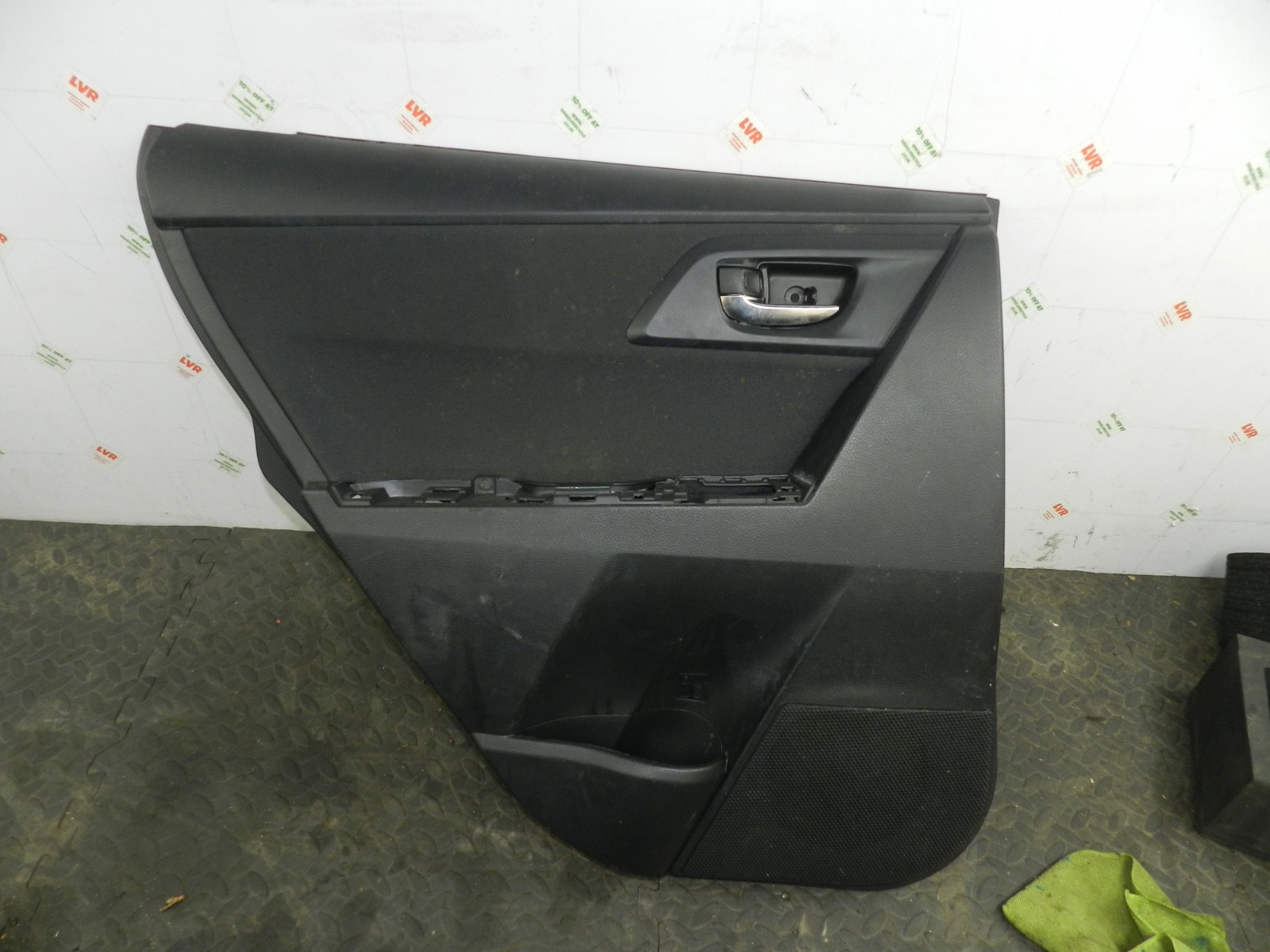 169. TOYOTA AURIS. 1.6 DIESEL. PASSENGER SIDE REAR DOOR CARD - Image 3