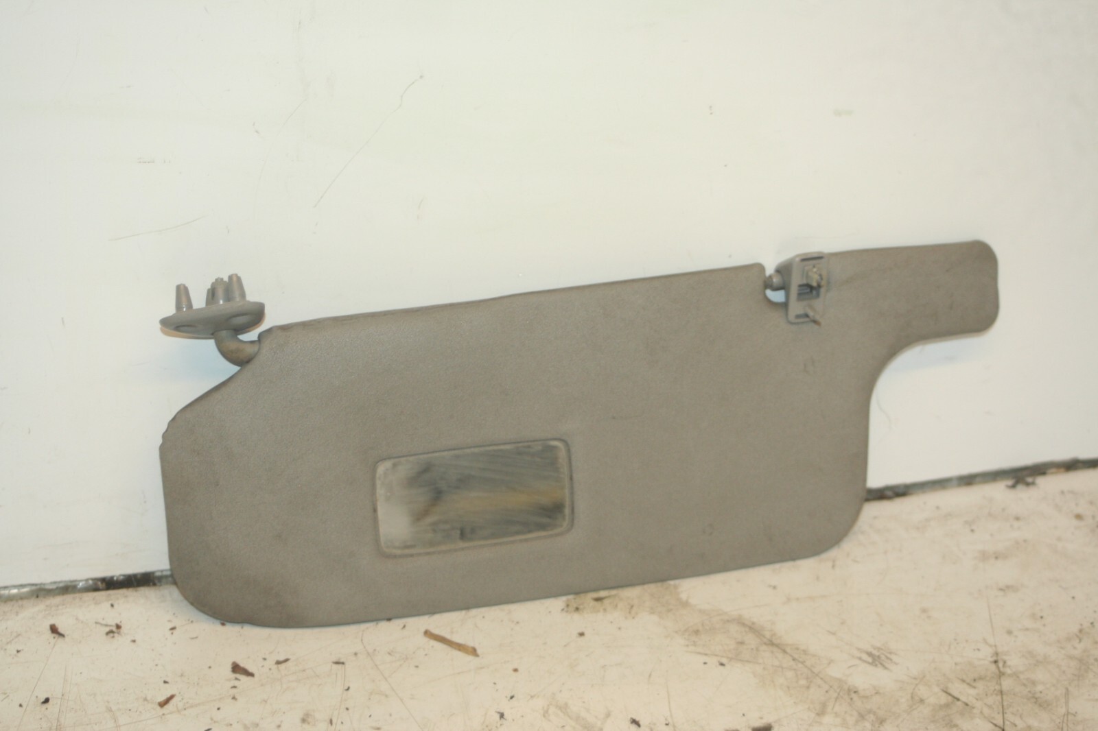 (98) TOYOTA RAV 4 MK1. PASSENGER SIDE SUN VISOR