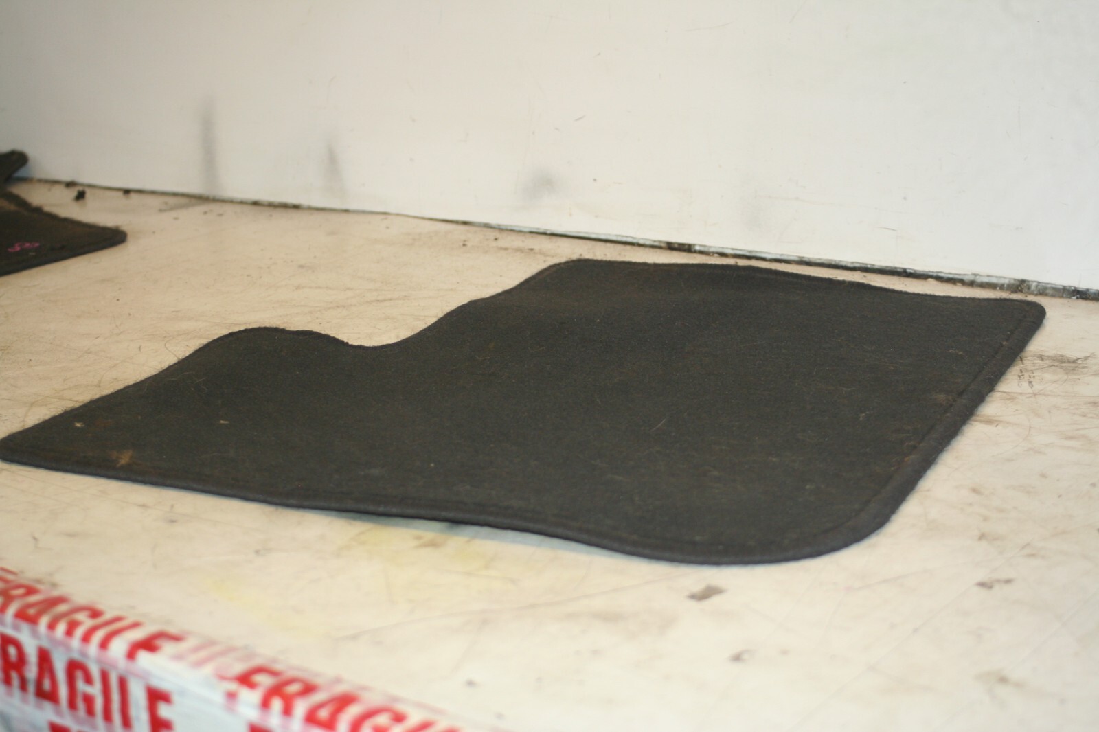 (98) TOYOTA RAV 4 MK1. FLOOR MAT - Image 2