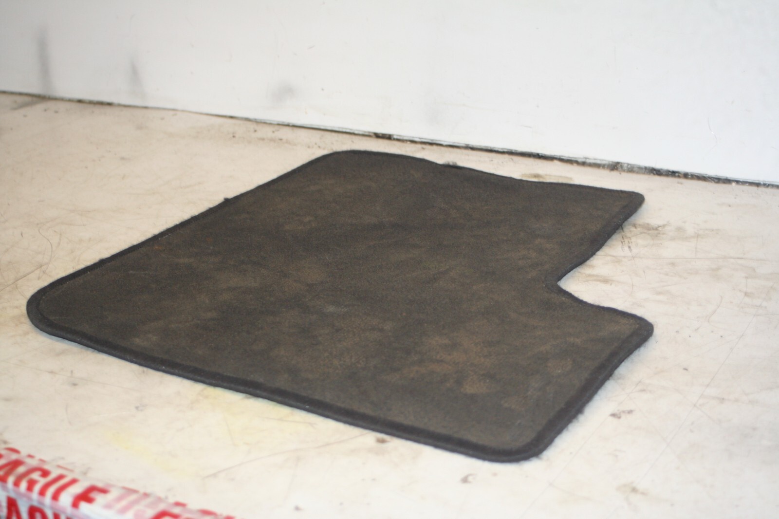 (98) TOYOTA RAV 4 MK1. FLOOR MAT - Image 3