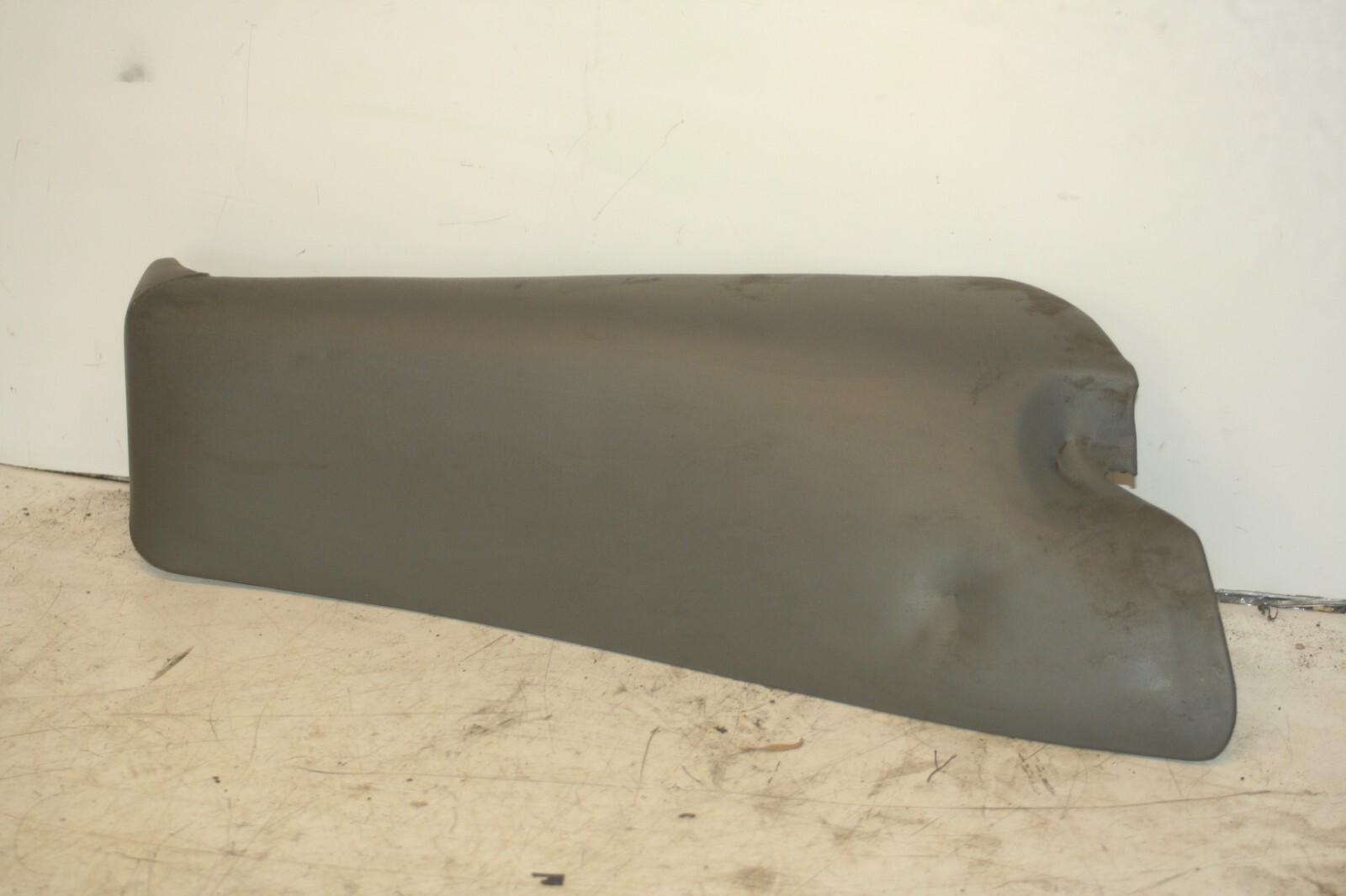 (98) TOYOTA RAV 4 MK1. DRIVER REAR LEATHER SEAT EDGE BOLSTER