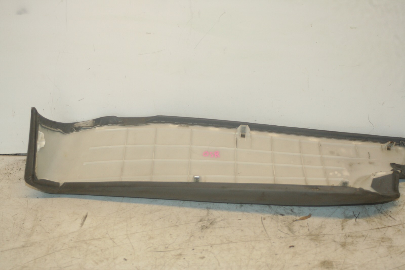 (98) TOYOTA RAV 4 MK1. DRIVER REAR LEATHER SEAT EDGE BOLSTER - Image 4